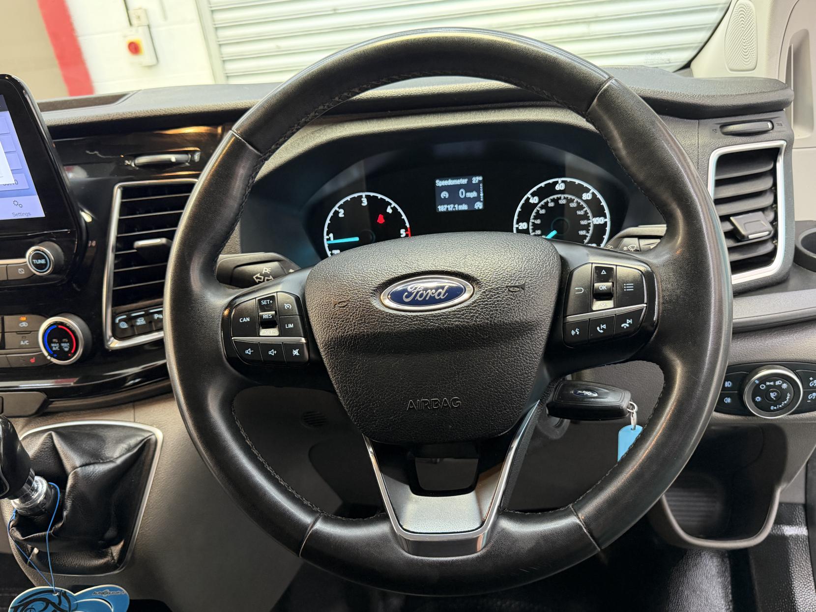 2023 Ford Transit Custom 2.0 300 EcoBlue Limited Panel Van 5dr Diesel Manual L2 H1 Euro 6 (s/s) (130 ps) - Thumbnail 22