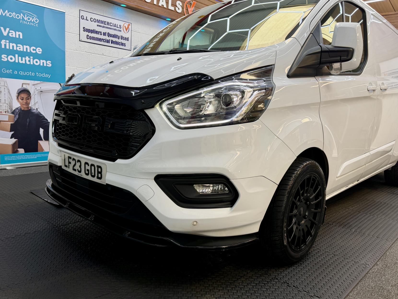 2023 Ford Transit Custom 2.0 300 EcoBlue Limited Panel Van 5dr Diesel Manual L2 H1 Euro 6 (s/s) (130 ps) - Thumbnail 3