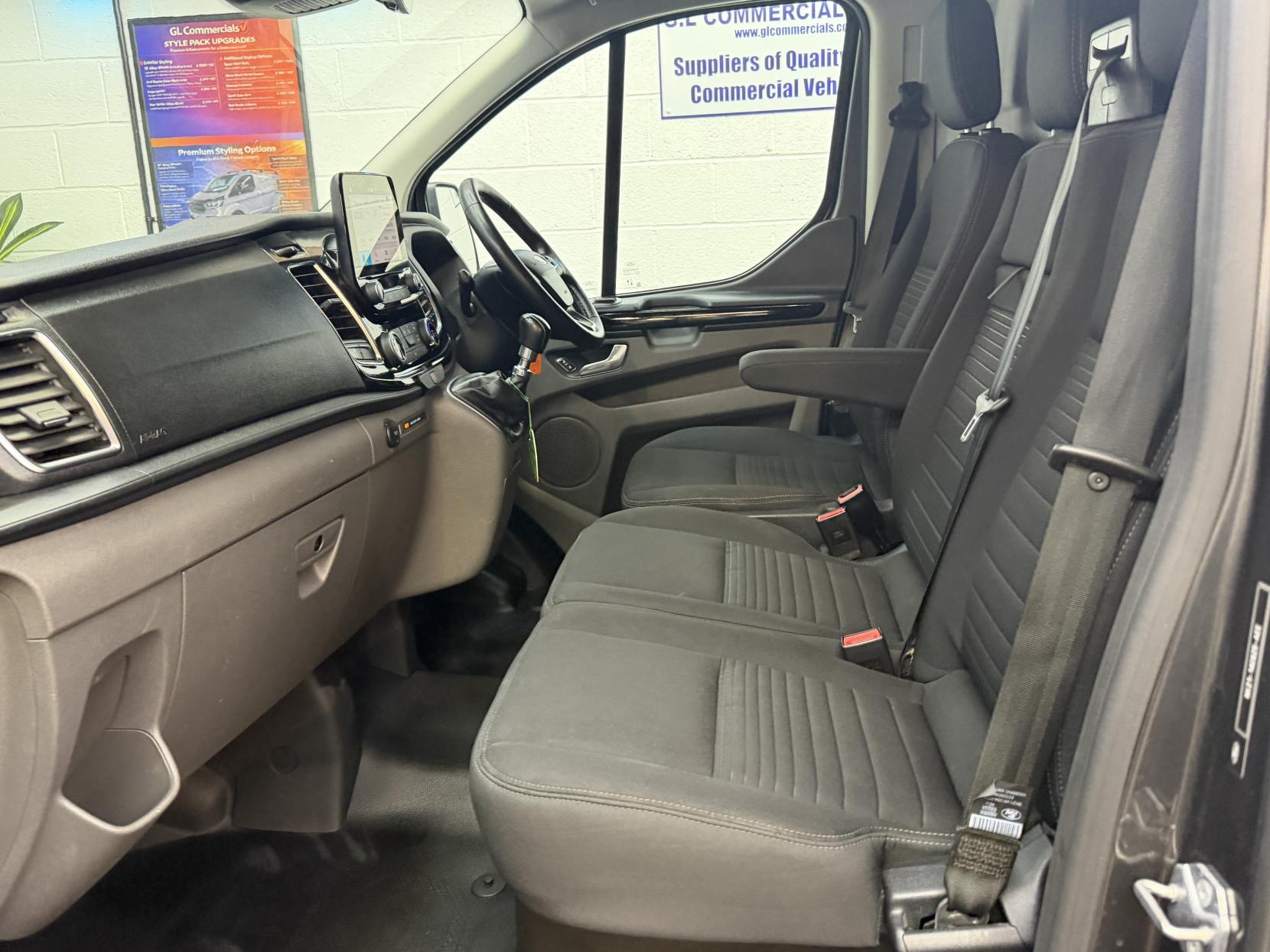 2023 Ford Transit Custom 2.0 300 EcoBlue Limited Panel Van 5dr Diesel Manual L2 H1 Euro 6 (s/s) (130 ps) - Thumbnail 29