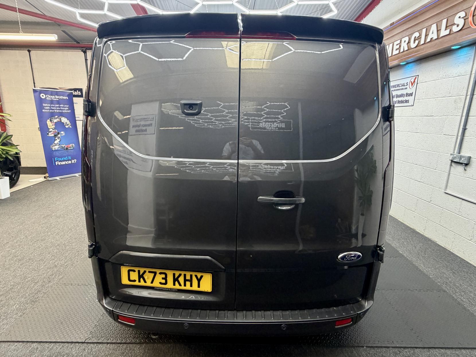 2023 Ford Transit Custom 2.0 300 EcoBlue Limited Panel Van 5dr Diesel Manual L2 H1 Euro 6 (s/s) (130 ps) - Thumbnail 7