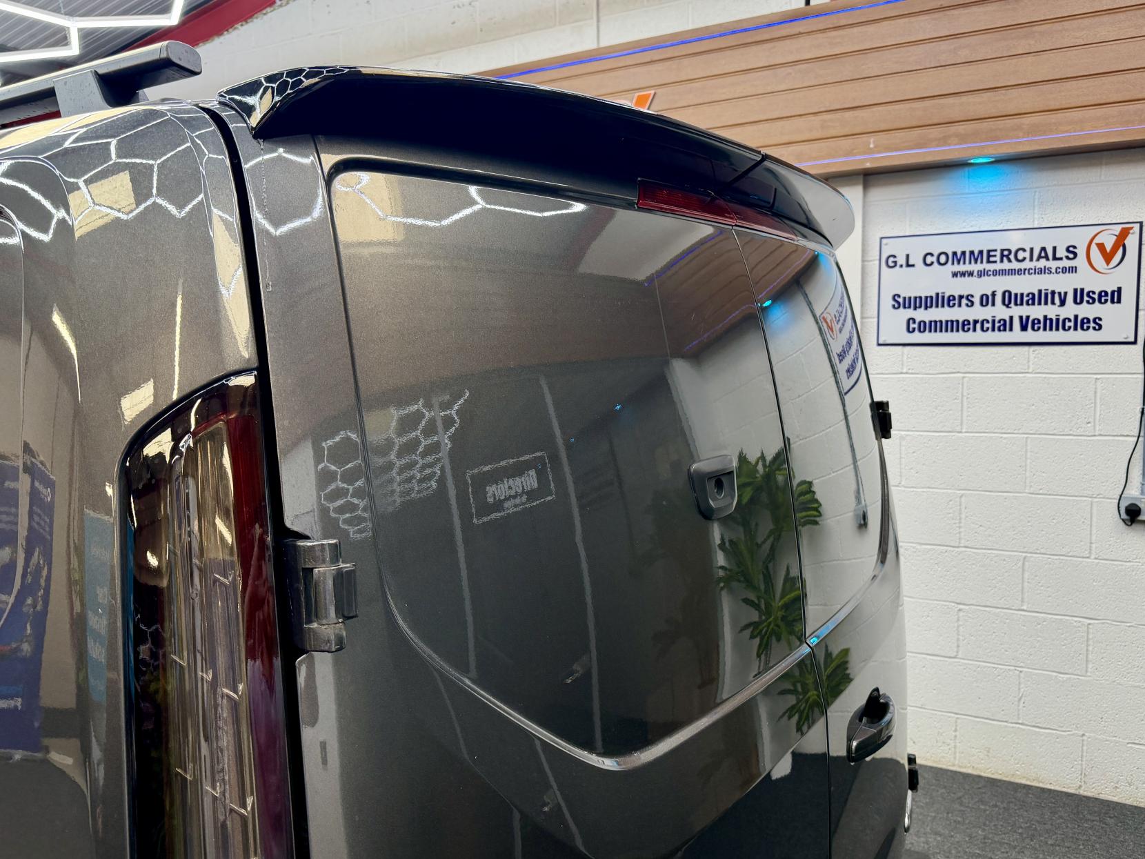 2023 Ford Transit Custom 2.0 300 EcoBlue Limited Panel Van 5dr Diesel Manual L2 H1 Euro 6 (s/s) (130 ps) - Thumbnail 6