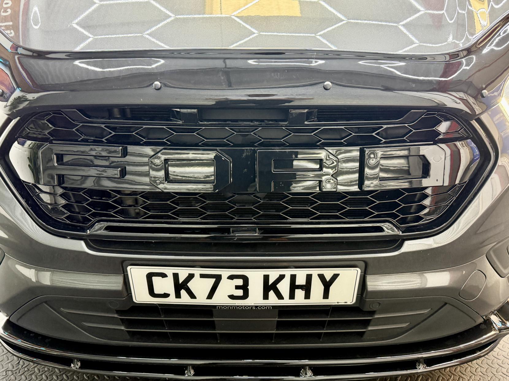 2023 Ford Transit Custom 2.0 300 EcoBlue Limited Panel Van 5dr Diesel Manual L2 H1 Euro 6 (s/s) (130 ps) - Thumbnail 11