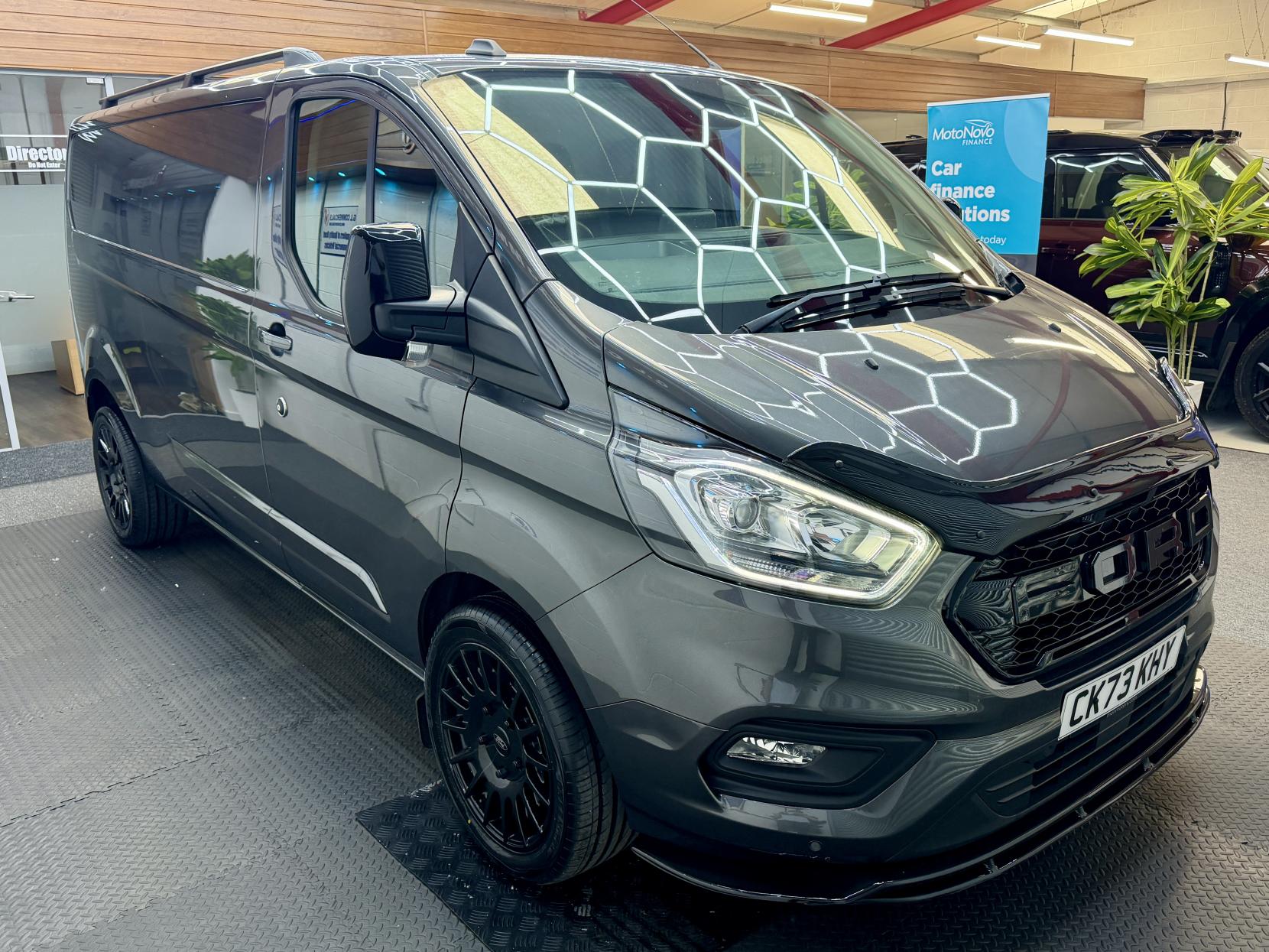 2023 Ford Transit Custom 2.0 300 EcoBlue Limited Panel Van 5dr Diesel Manual L2 H1 Euro 6 (s/s) (130 ps) - Thumbnail 3