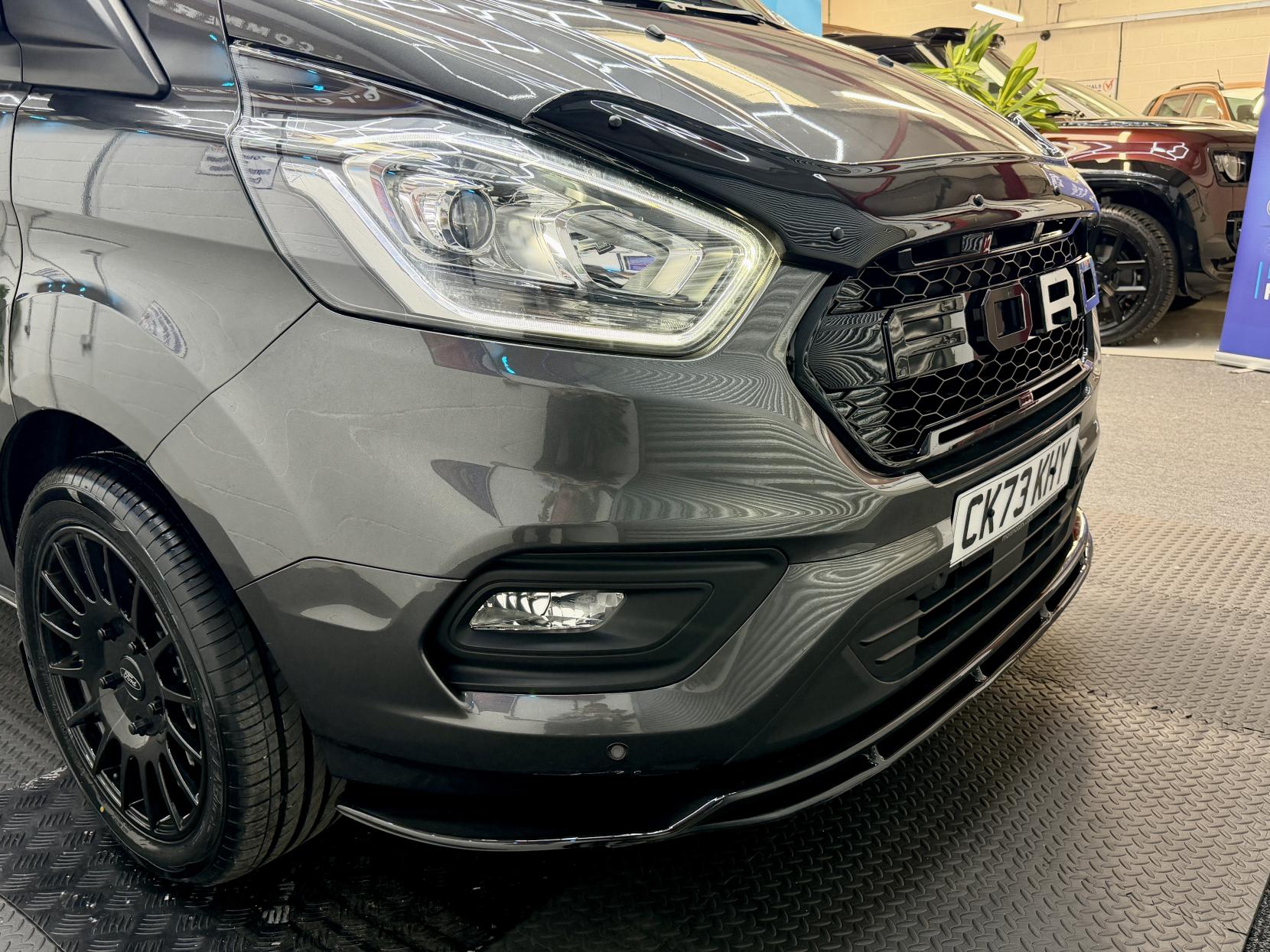 2023 Ford Transit Custom 2.0 300 EcoBlue Limited Panel Van 5dr Diesel Manual L2 H1 Euro 6 (s/s) (130 ps) - Thumbnail 9