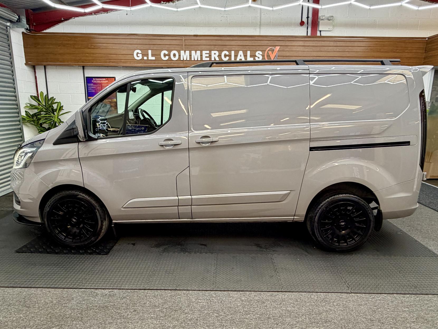2022 Ford Transit Custom 2.0 280 EcoBlue Limited Panel Van 5dr Diesel Manual L1 H1 Euro 6 (s/s) (130 ps) - Thumbnail 4