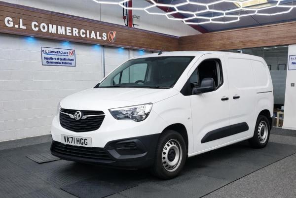 Vauxhall Combo 1.5 Turbo D 2300 Edition L1* 24,210 3 SEATER AIR CON *