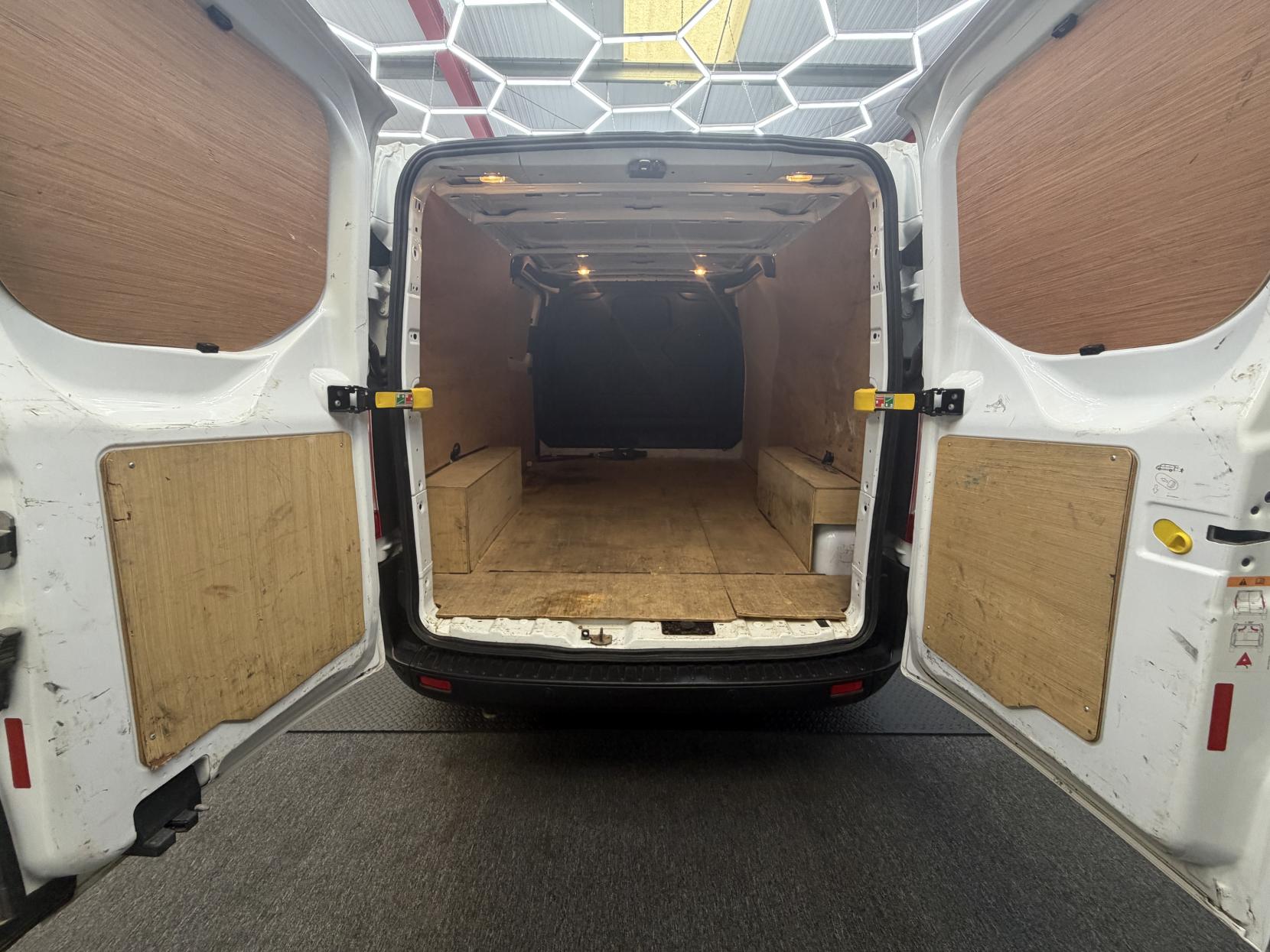 2023 Ford Transit Custom 2.0 300 EcoBlue Leader Panel Van 5dr Diesel Manual L2 H1 Euro 6 (s/s) (130 ps) - Thumbnail 8