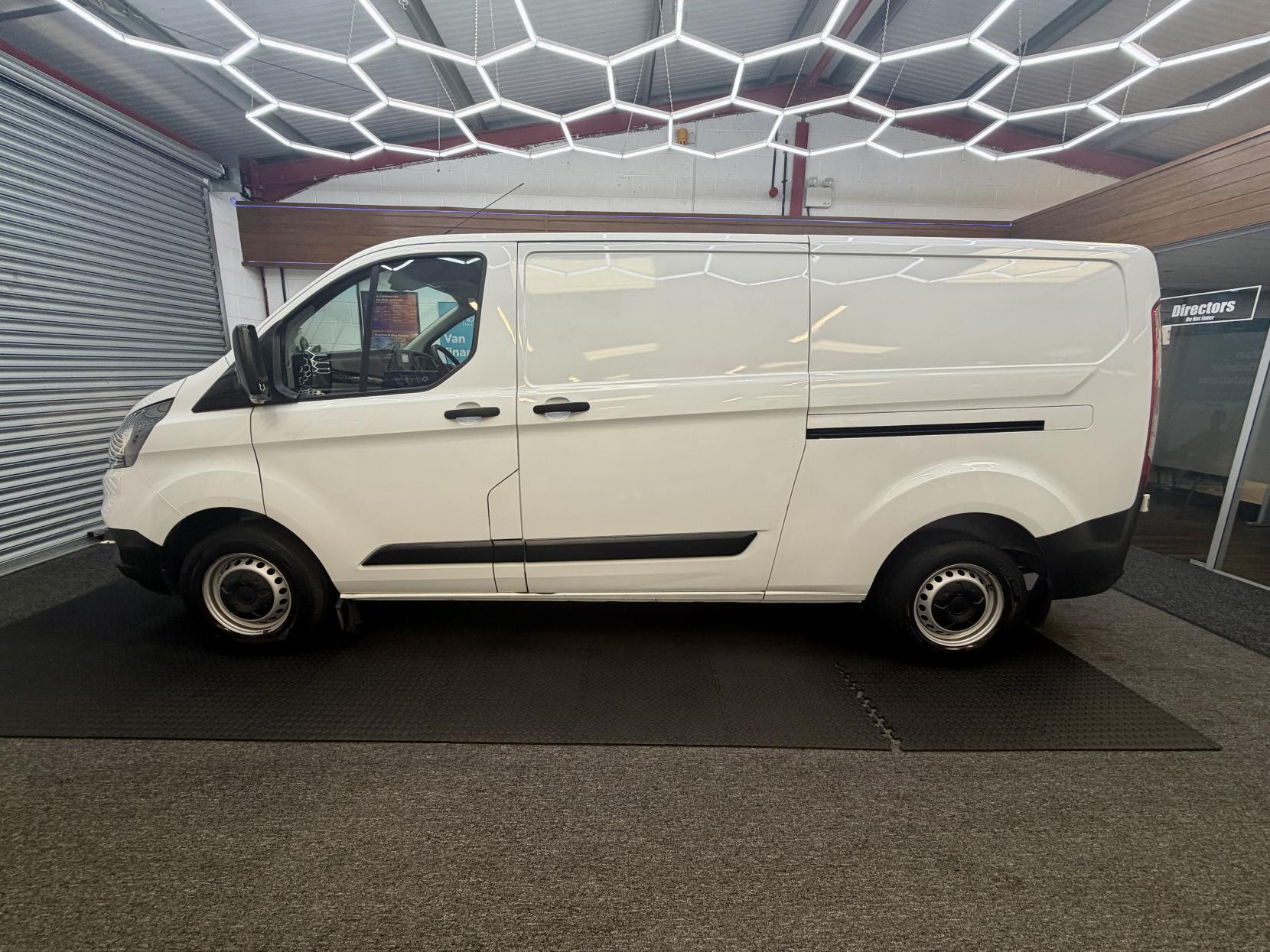 2023 Ford Transit Custom 2.0 300 EcoBlue Leader Panel Van 5dr Diesel Manual L2 H1 Euro 6 (s/s) (130 ps) - Thumbnail 2