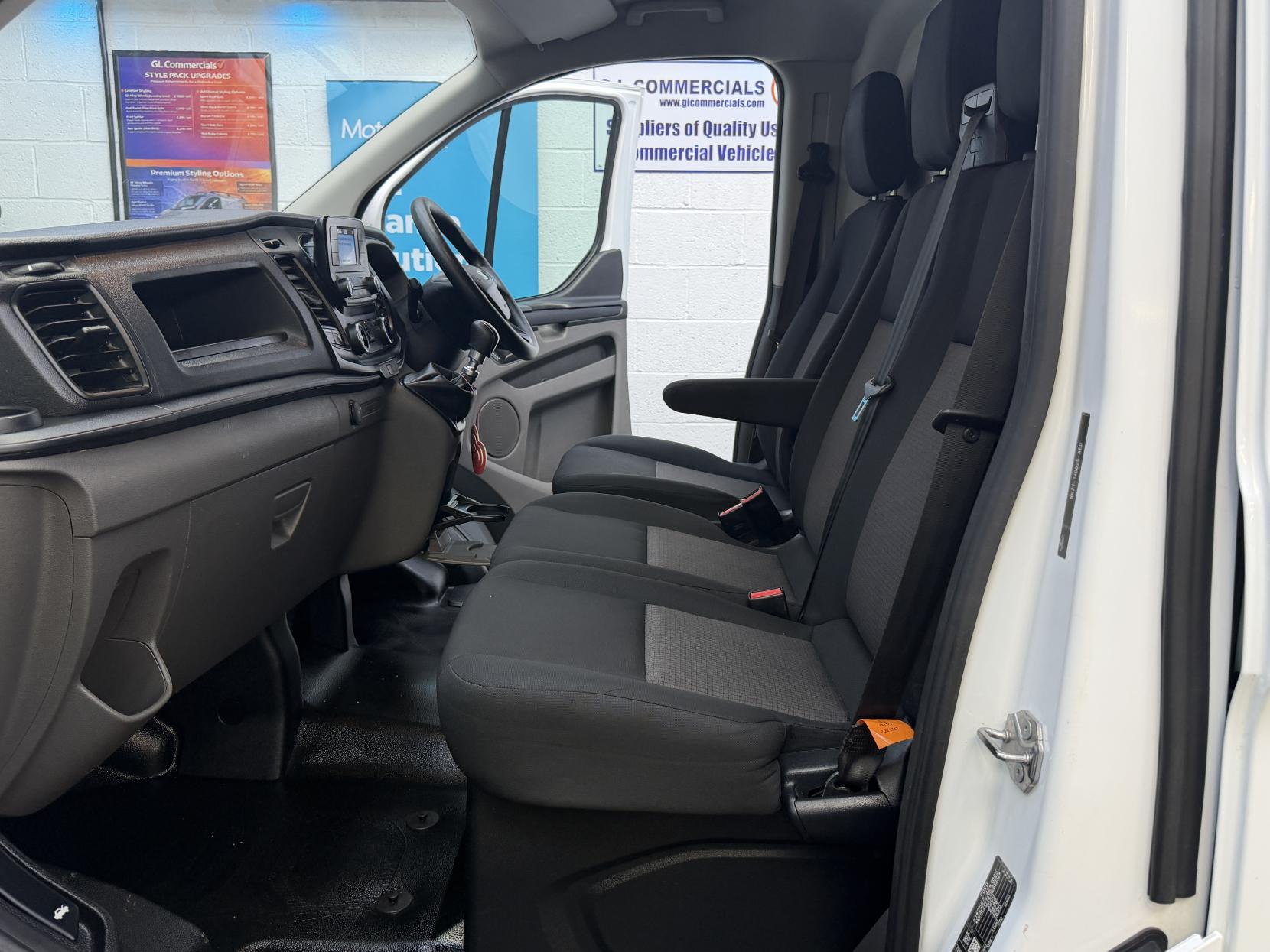 2023 Ford Transit Custom 2.0 300 EcoBlue Leader Panel Van 5dr Diesel Manual L2 H1 Euro 6 (s/s) (130 ps) - Thumbnail 11