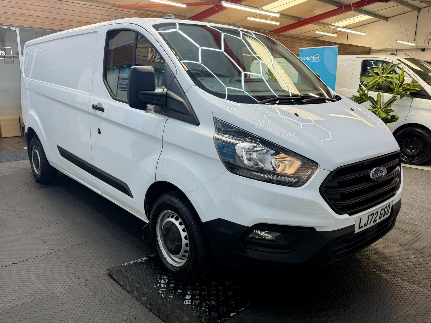 2023 Ford Transit Custom 2.0 300 EcoBlue Leader Panel Van 5dr Diesel Manual L2 H1 Euro 6 (s/s) (130 ps) - Thumbnail 6