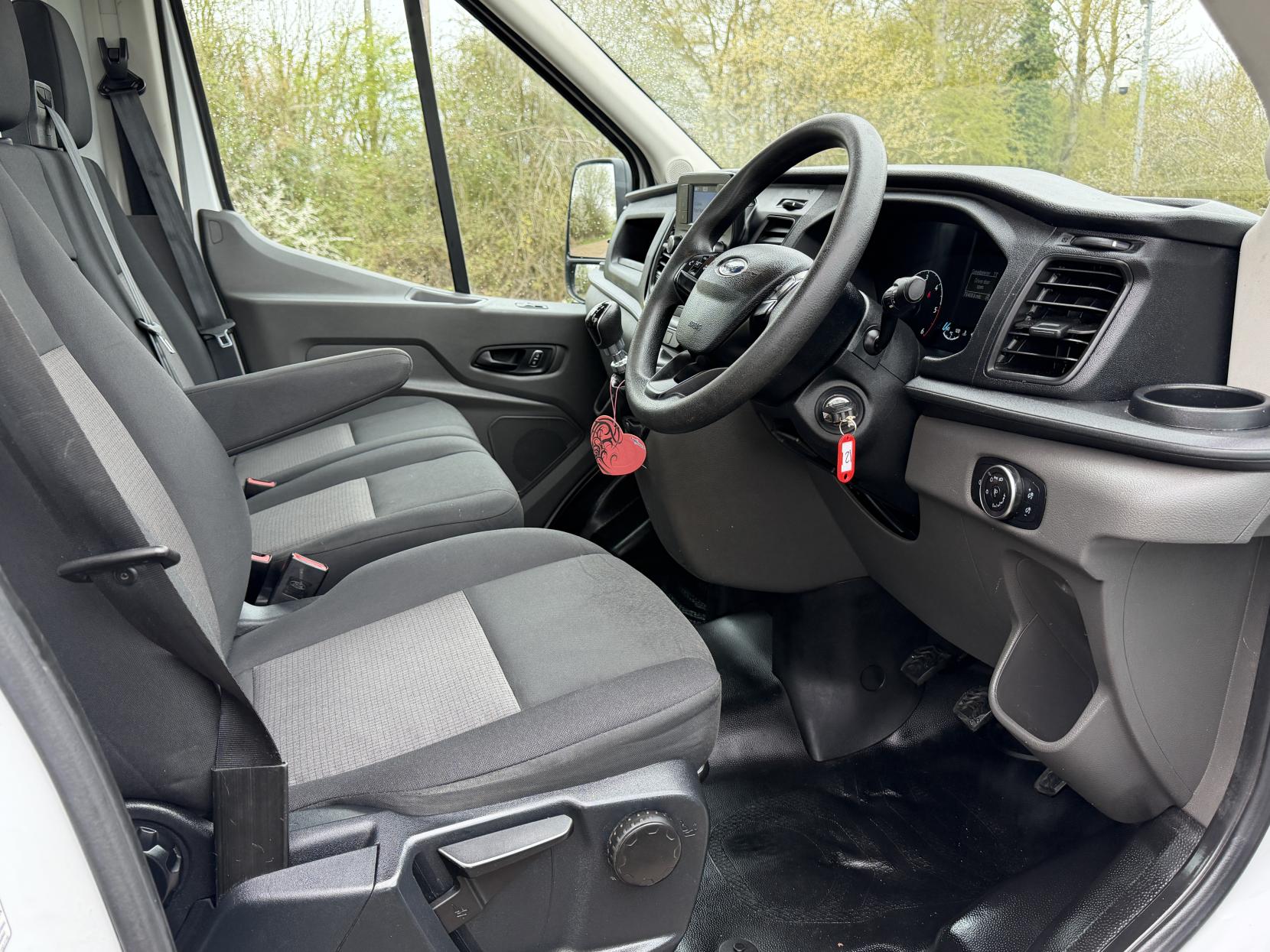 Ford Transit 2.0 350 EcoBlue HD Leader Chassis Cab 2dr Diesel Manual RWD L4 Euro 6 (s/s) (DRW) (130 ps)