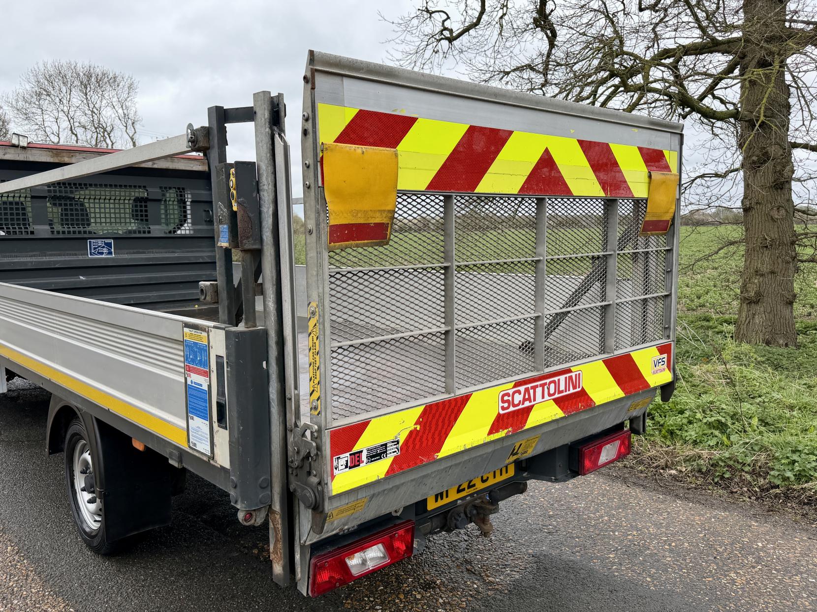 Ford Transit 2.0 350 EcoBlue HD Leader Chassis Cab 2dr Diesel Manual RWD L4 Euro 6 (s/s) (DRW) (130 ps)