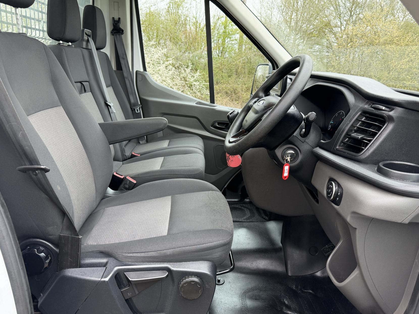 Ford Transit 2.0 350 EcoBlue HD Leader Chassis Cab 2dr Diesel Manual RWD L4 Euro 6 (s/s) (DRW) (130 ps)