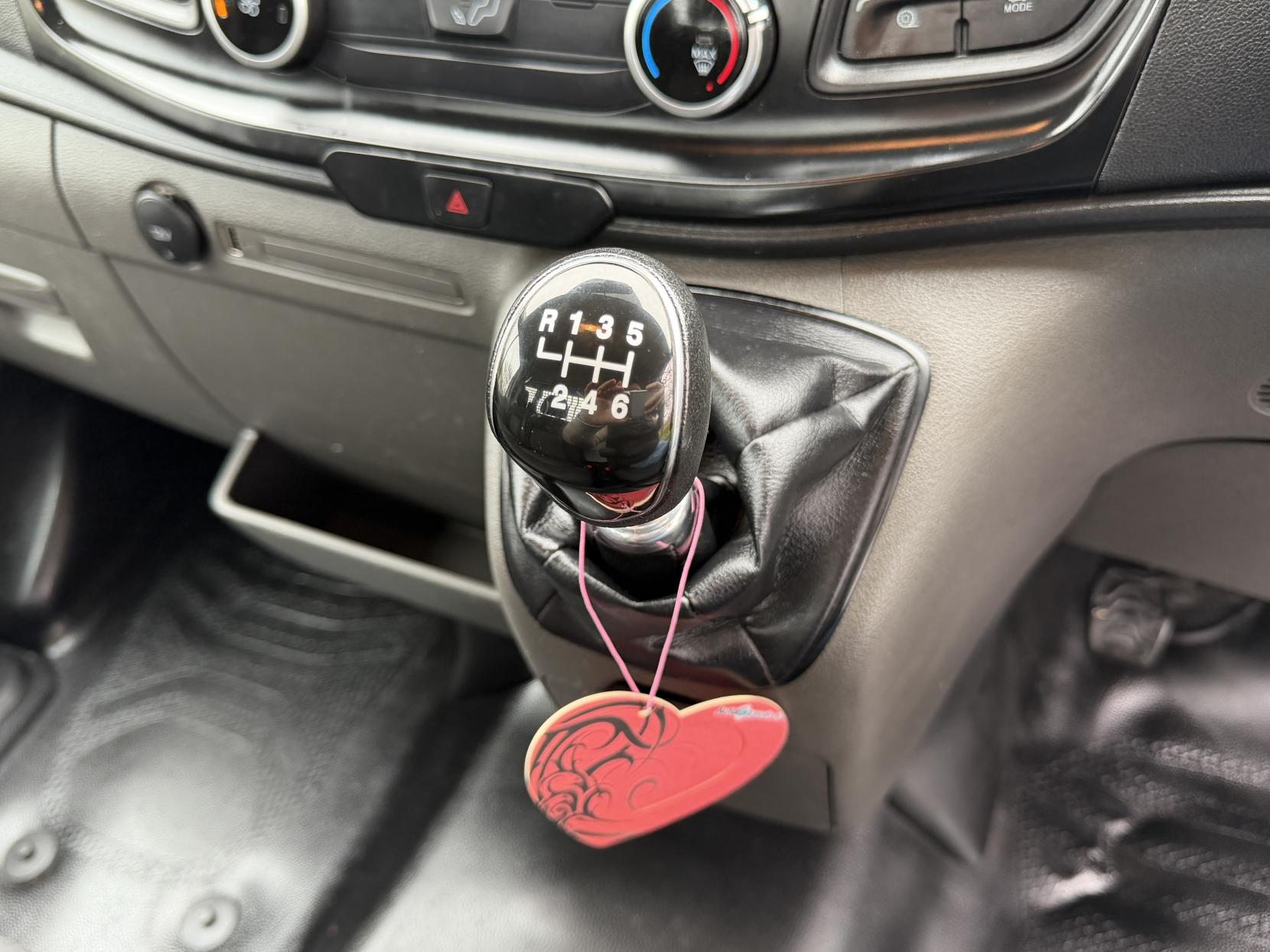 Ford Transit 2.0 350 EcoBlue HD Leader Chassis Cab 2dr Diesel Manual RWD L4 Euro 6 (s/s) (DRW) (130 ps)