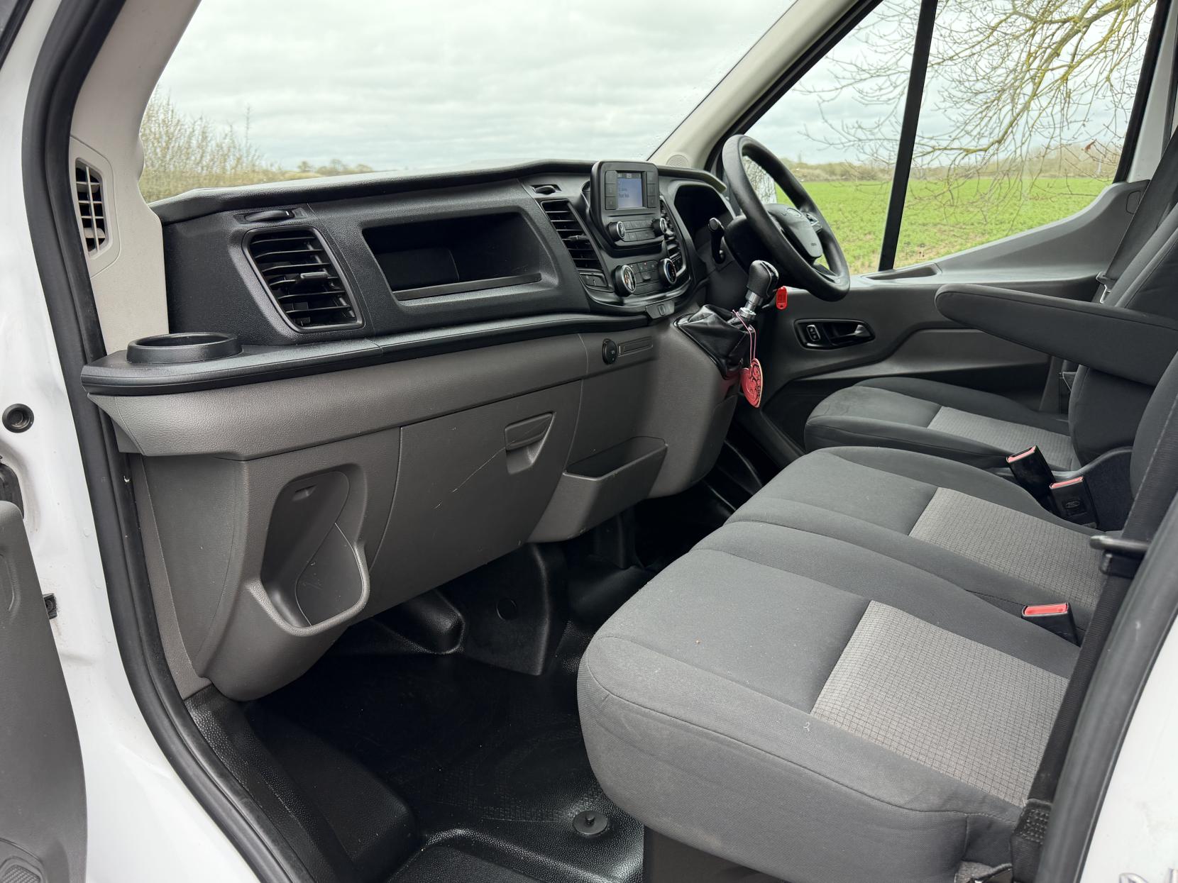 Ford Transit 2.0 350 EcoBlue HD Leader Chassis Cab 2dr Diesel Manual RWD L4 Euro 6 (s/s) (DRW) (130 ps)