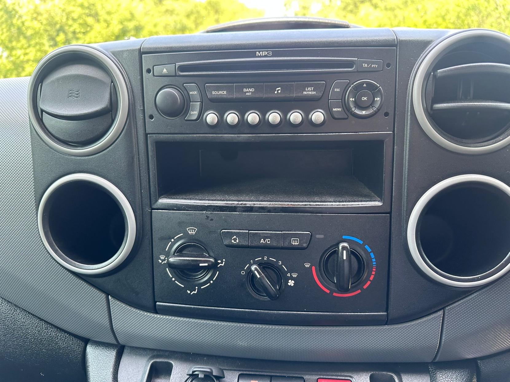 2009 Citroen Berlingo 1.6 HDi 750 LX Panel Van 6dr Diesel Manual L2 (153 g/km, 90 bhp) - Thumbnail 17