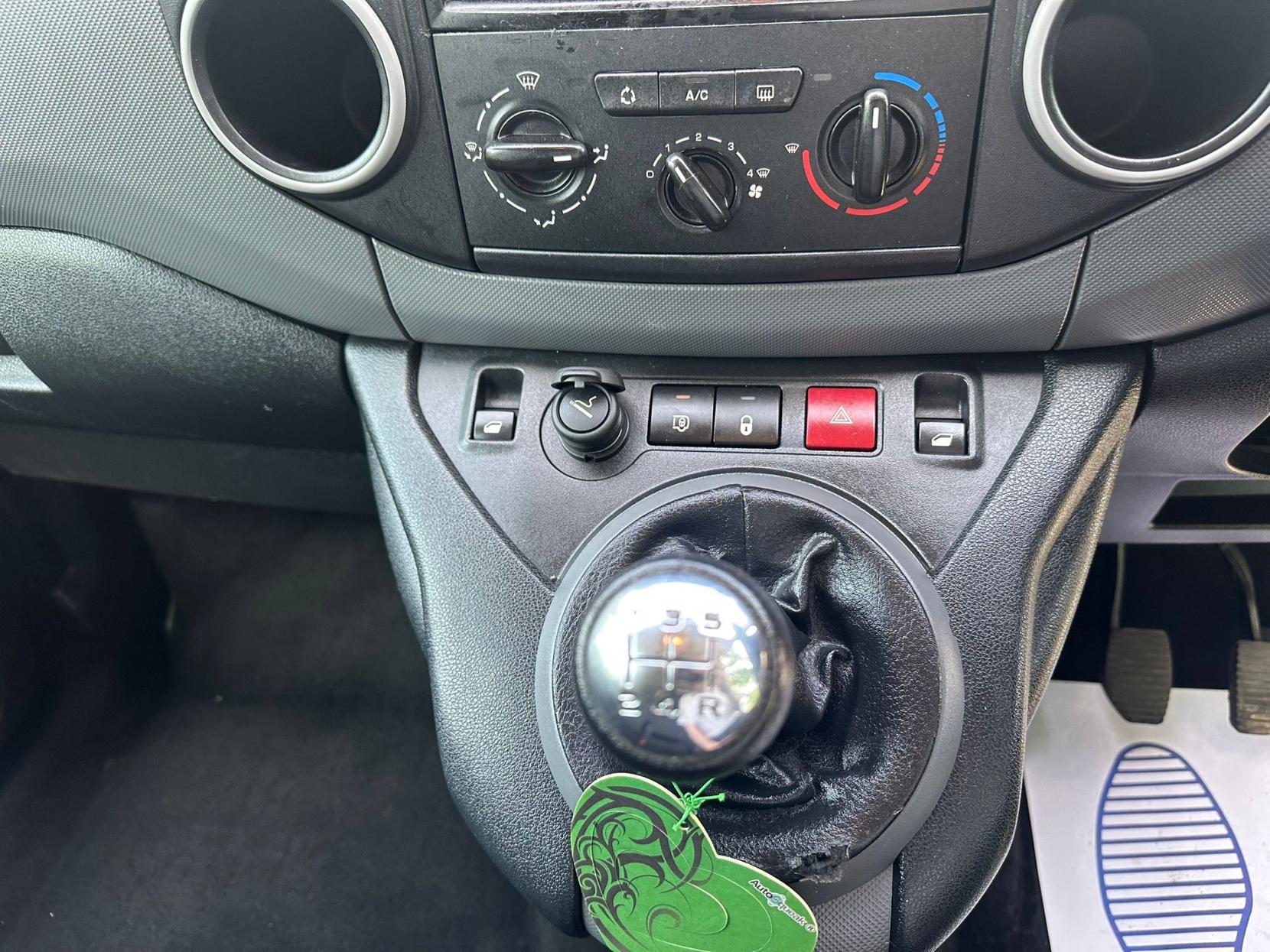 2009 Citroen Berlingo 1.6 HDi 750 LX Panel Van 6dr Diesel Manual L2 (153 g/km, 90 bhp) - Thumbnail 18