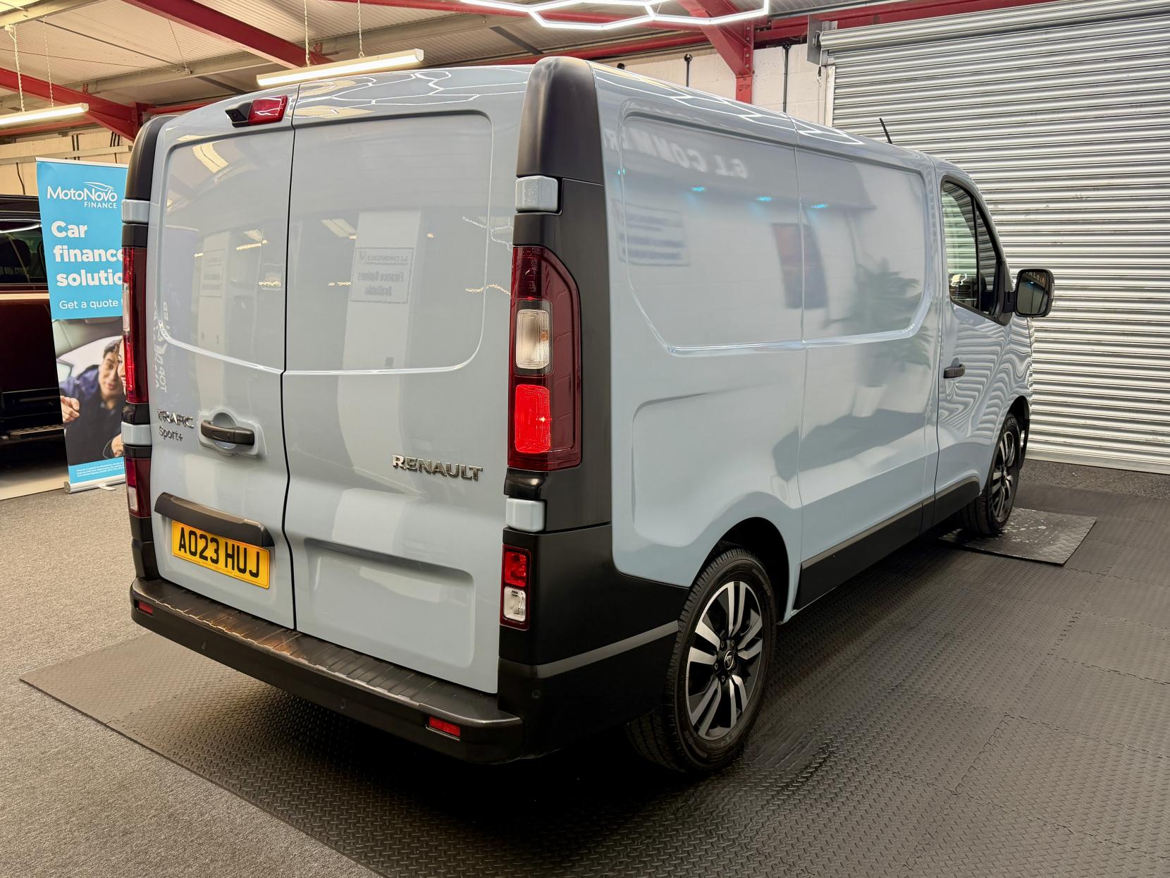 2023 Renault Trafic 2.0 dCi Blue SL28 Sport+ Panel Van 5dr Diesel Manual L1 H1 Euro 6 (s/s) (150 ps) - Thumbnail 5