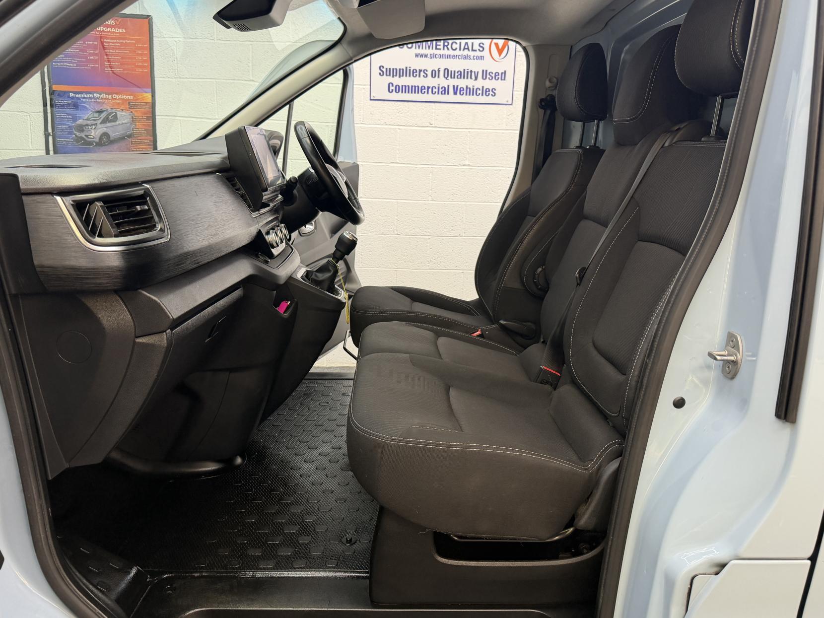 2023 Renault Trafic 2.0 dCi Blue SL28 Sport+ Panel Van 5dr Diesel Manual L1 H1 Euro 6 (s/s) (150 ps) - Thumbnail 11