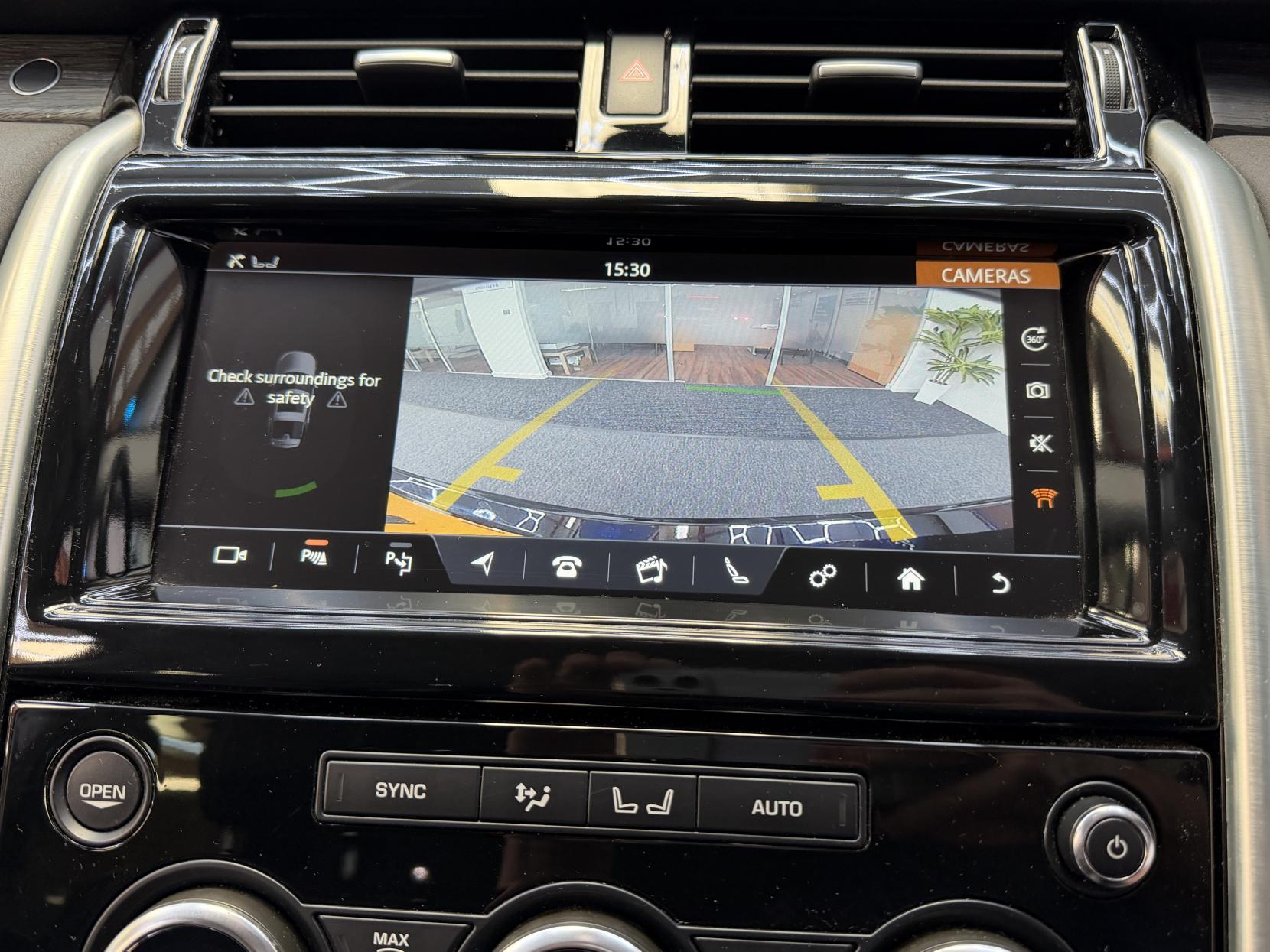 2018 Land Rover Discovery 2.0 SD4 HSE SUV 5dr Diesel Auto 4WD Euro 6 (s/s) (240 ps) - Thumbnail 16