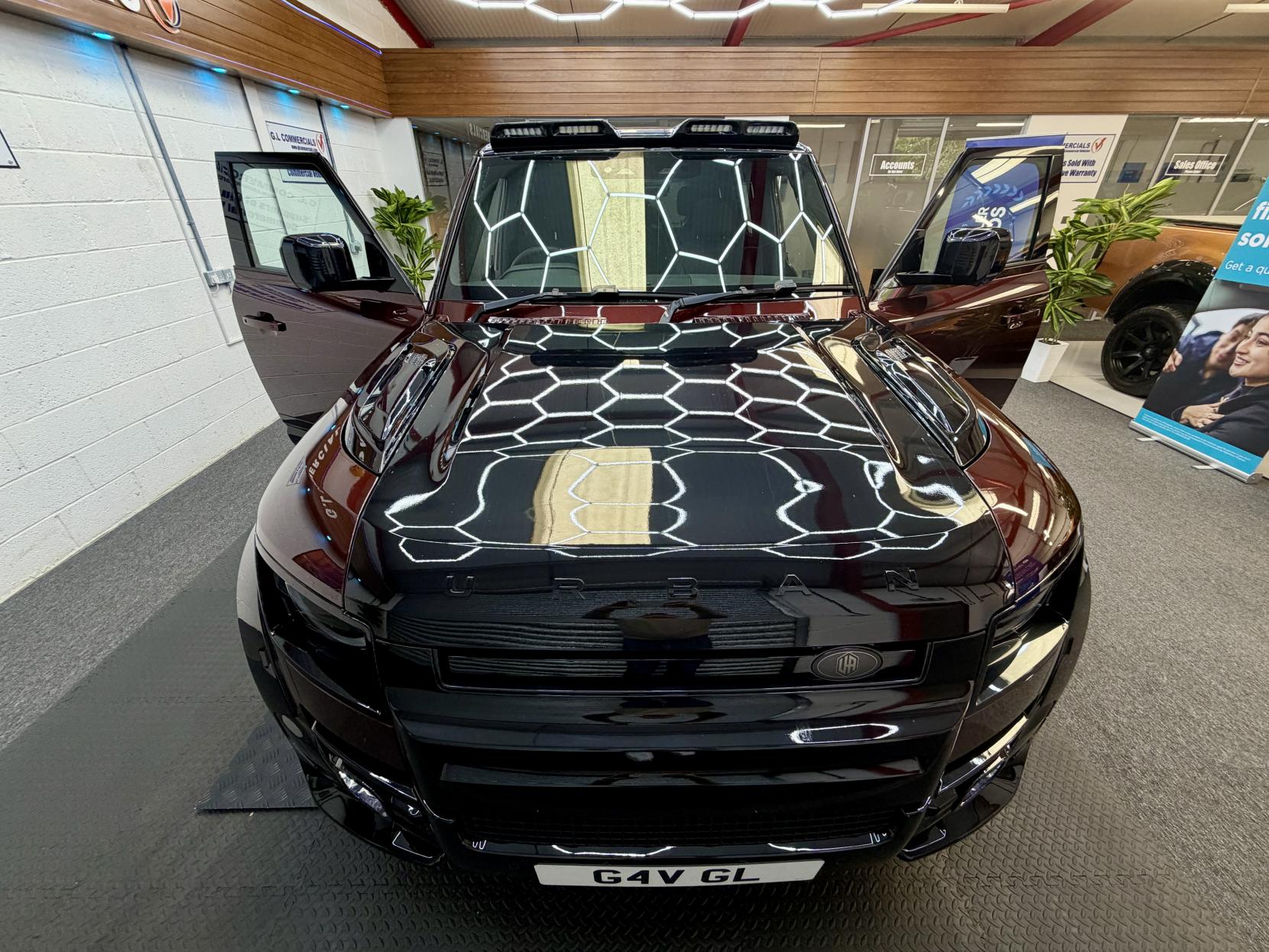 2025 Land Rover Defender 110 3.0 D350 MHEV Sedona Edition SUV 5dr Diesel Auto 4WD Euro 6 (s/s) (350 ps) - Thumbnail 7