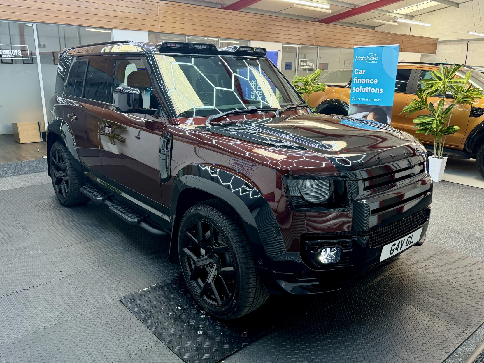 2025 Land Rover Defender 110 3.0 D350 MHEV Sedona Edition SUV 5dr Diesel Auto 4WD Euro 6 (s/s) (350 ps) - Thumbnail 6