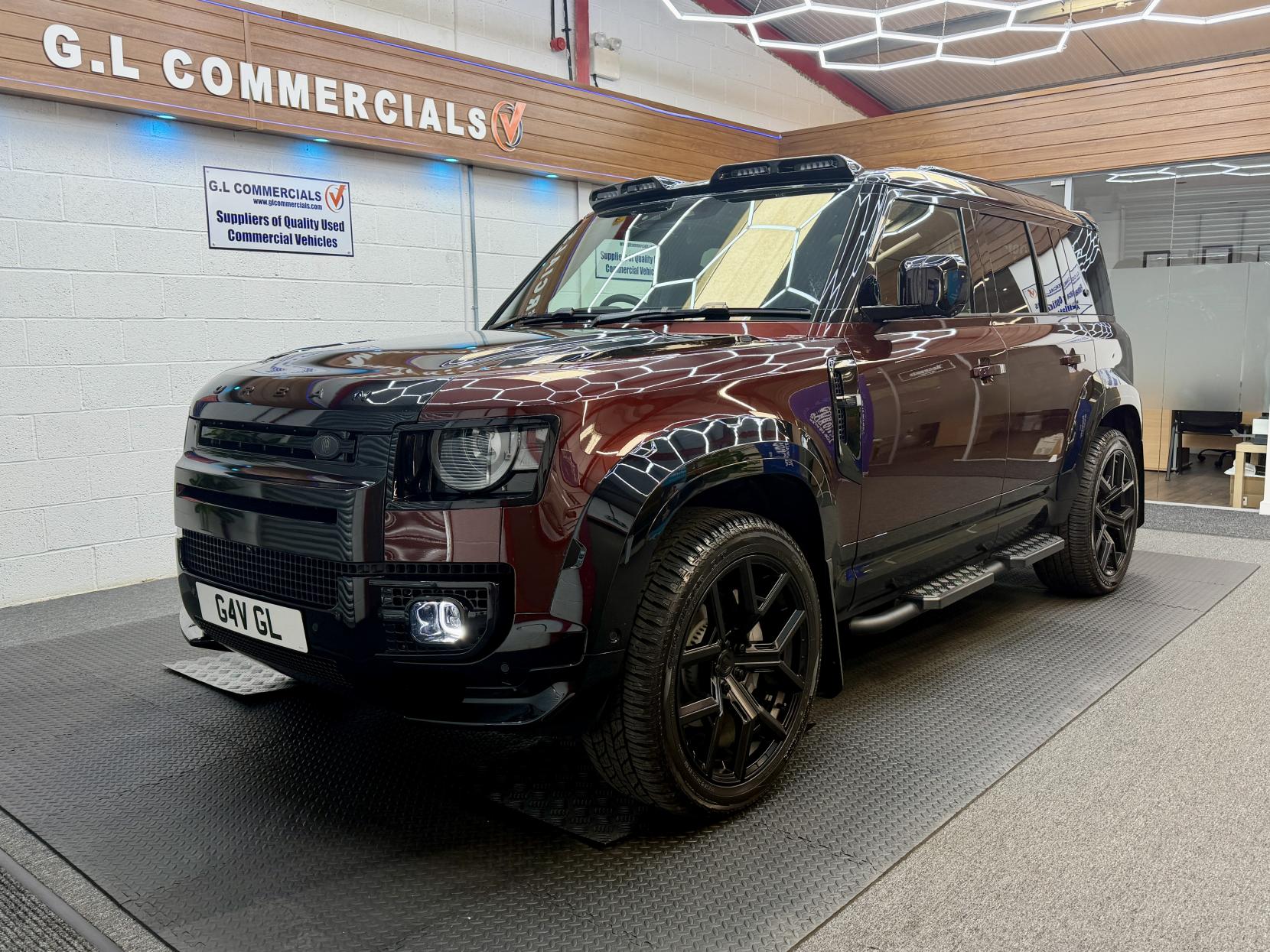 2025 Land Rover Defender 110 3.0 D350 MHEV Sedona Edition SUV 5dr Diesel Auto 4WD Euro 6 (s/s) (350 ps) - Thumbnail 2