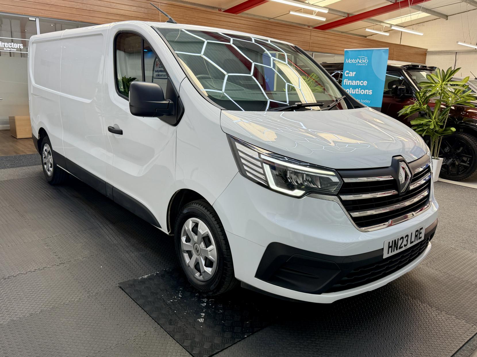 2023 Renault Trafic 2.0 dCi Blue LL30 Business+ Panel Van 5dr Diesel Manual L2 H1 Euro 6 (s/s) (130 ps) - Thumbnail 6