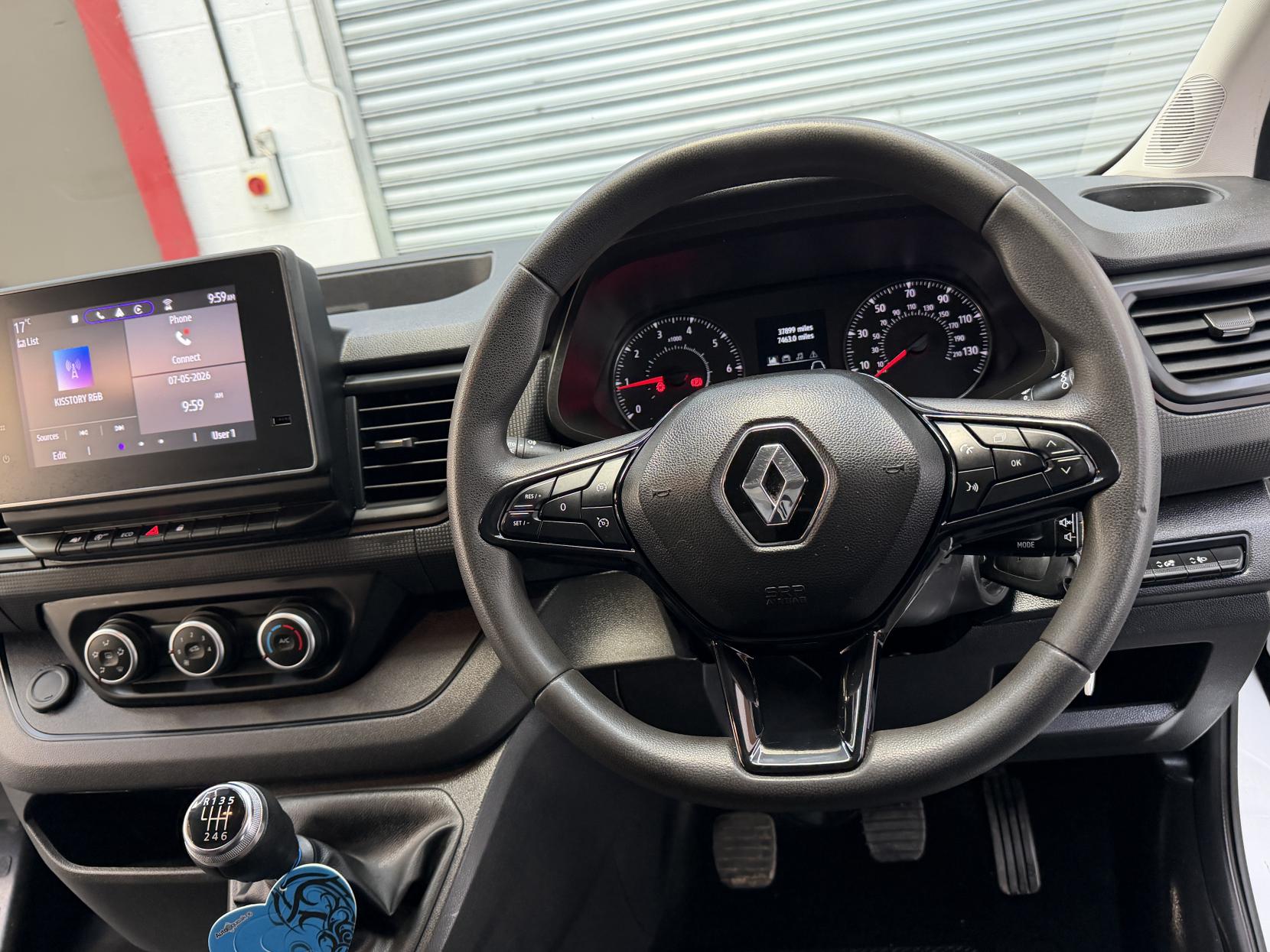 2023 Renault Trafic 2.0 dCi Blue LL30 Business+ Panel Van 5dr Diesel Manual L2 H1 Euro 6 (s/s) (130 ps) - Thumbnail 11