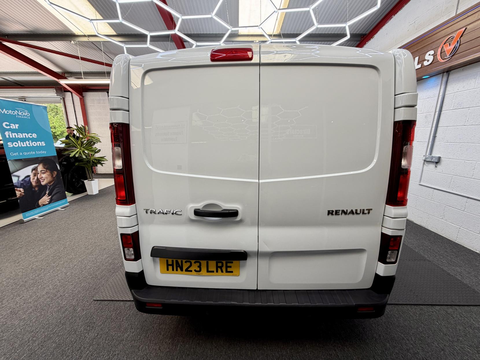 2023 Renault Trafic 2.0 dCi Blue LL30 Business+ Panel Van 5dr Diesel Manual L2 H1 Euro 6 (s/s) (130 ps) - Thumbnail 7