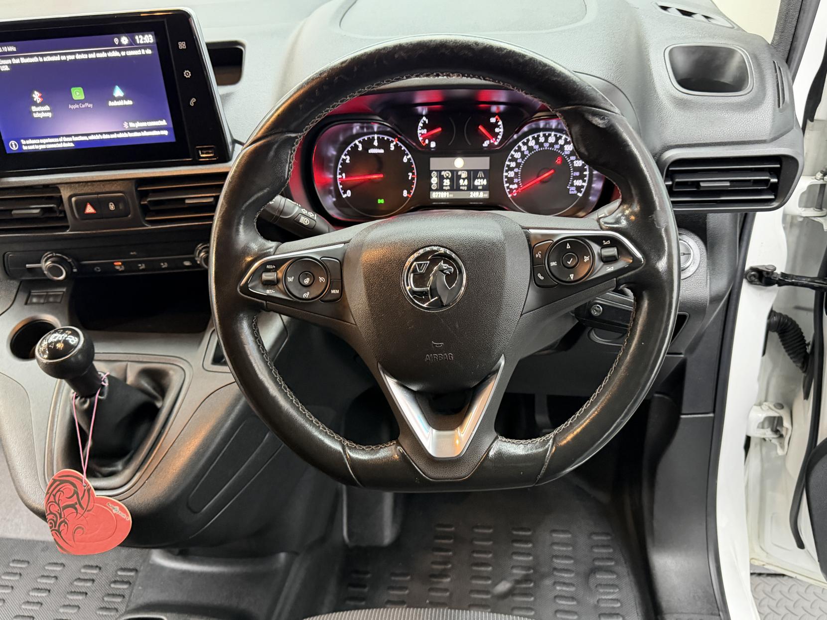 2022 Vauxhall Combo 1.5 Turbo D 2300 Sportive Crew Van Double Cab 4dr Diesel Manual L2 Euro 6 (100 ps) - Thumbnail 21