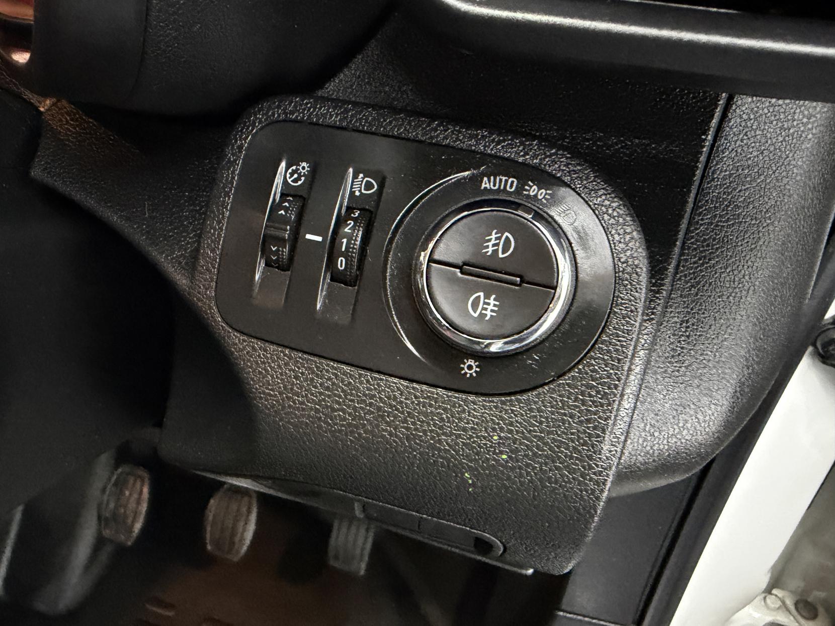 2022 Vauxhall Combo 1.5 Turbo D 2300 Sportive Crew Van Double Cab 4dr Diesel Manual L2 Euro 6 (100 ps) - Thumbnail 14