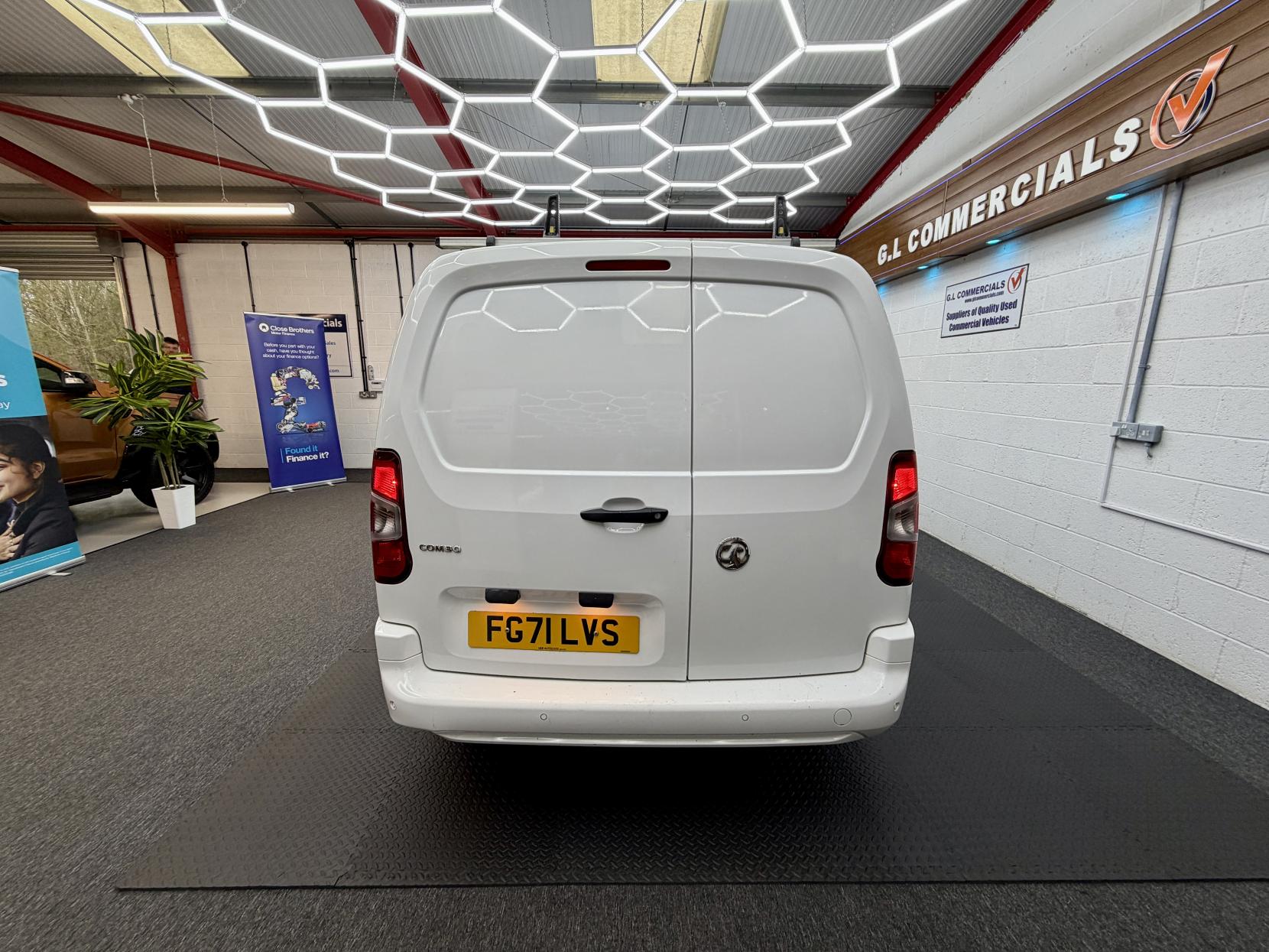 2022 Vauxhall Combo 1.5 Turbo D 2300 Sportive Crew Van Double Cab 4dr Diesel Manual L2 Euro 6 (100 ps) - Thumbnail 8