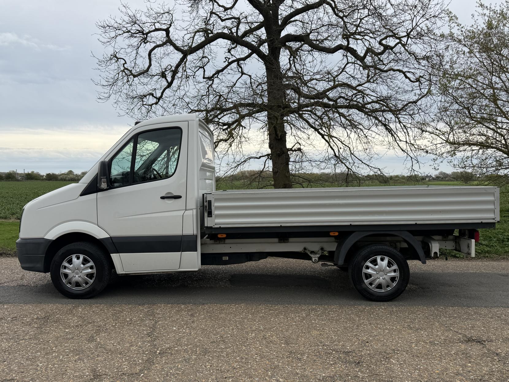 2016 Volkswagen Crafter 2.0 TDI BlueMotion Tech CR35 Dropside Chassis Cab 2dr Diesel Manual RWD L2 H1 (199 g/km, 108 bhp) - Thumbnail 5
