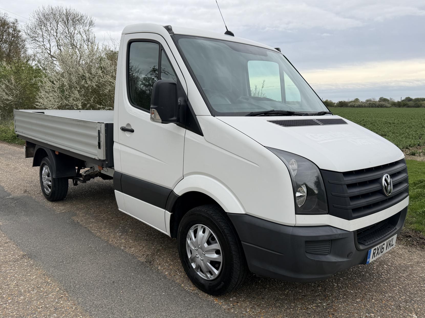 2016 Volkswagen Crafter 2.0 TDI BlueMotion Tech CR35 Dropside Chassis Cab 2dr Diesel Manual RWD L2 H1 (199 g/km, 108 bhp) - Thumbnail 2