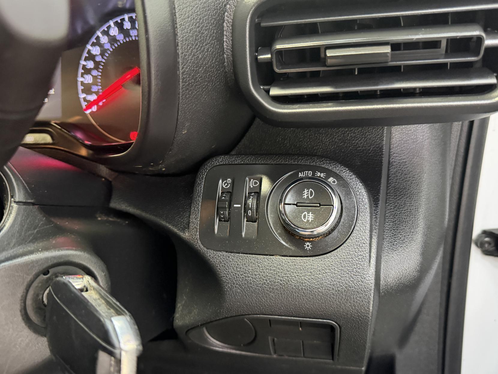 2023 Vauxhall Combo 1.5 Turbo D 2300 Pro Panel Van 6dr Diesel Manual L2 H1 Euro 6 (s/s) (100 ps) - Thumbnail 17