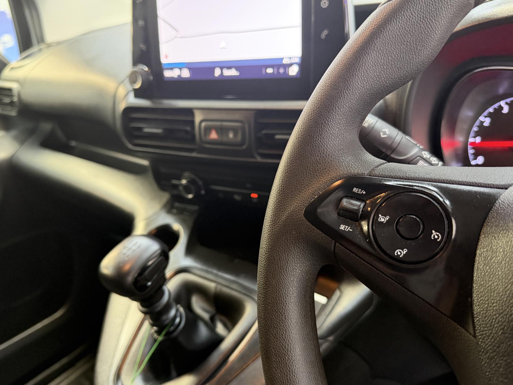 2023 Vauxhall Combo 1.5 Turbo D 2300 Pro Panel Van 6dr Diesel Manual L2 H1 Euro 6 (s/s) (100 ps) - Thumbnail 20