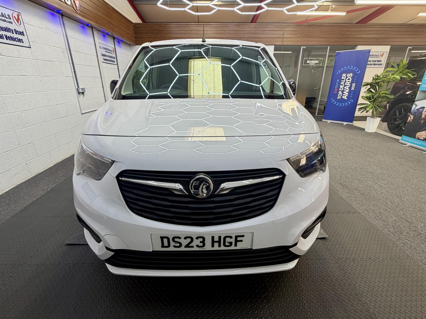 2023 Vauxhall Combo 1.5 Turbo D 2300 Pro Panel Van 6dr Diesel Manual L2 H1 Euro 6 (s/s) (100 ps) - Thumbnail 5