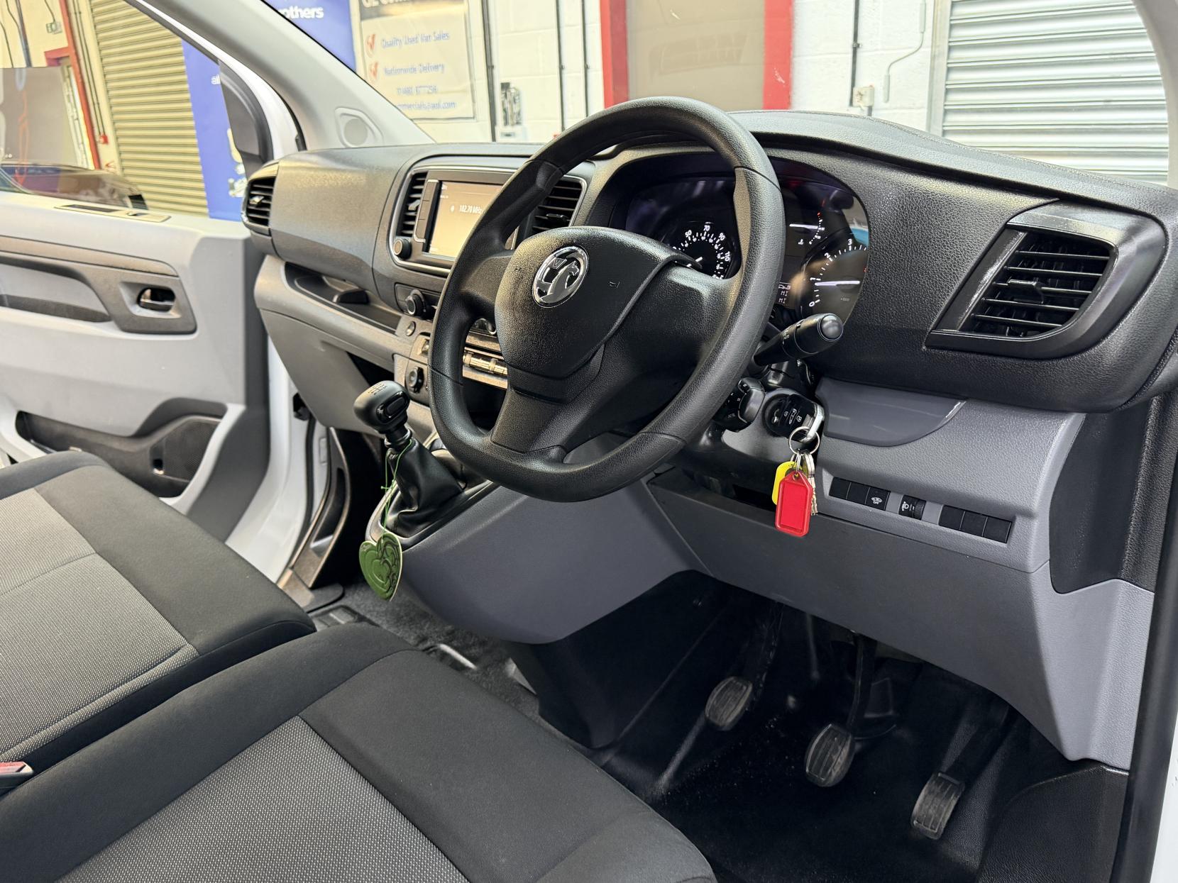 2022 Vauxhall Vivaro 1.5 Turbo D 2900 Dynamic Panel Van 6dr Diesel Manual L2 H1 Euro 6 (s/s) (100 ps) - Thumbnail 9