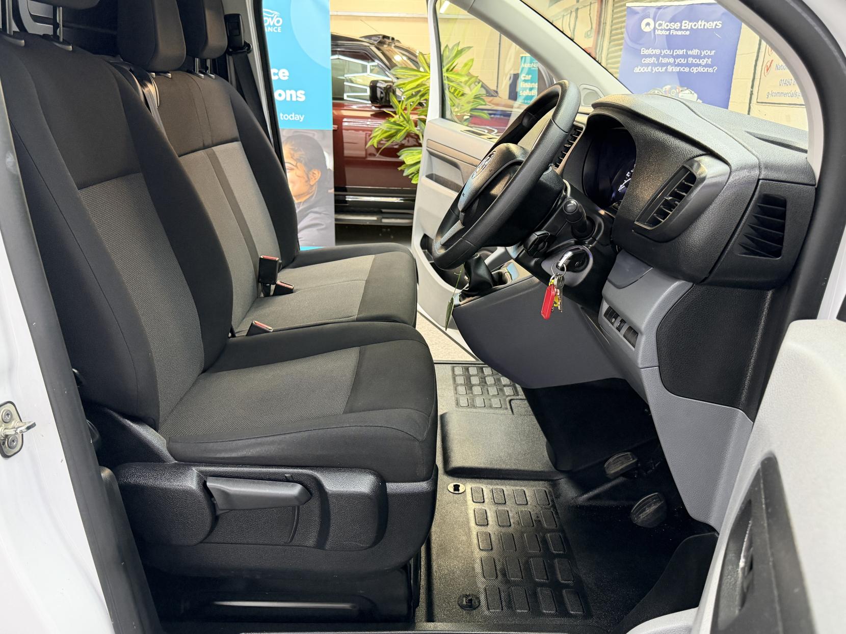 2022 Vauxhall Vivaro 1.5 Turbo D 2900 Dynamic Panel Van 6dr Diesel Manual L2 H1 Euro 6 (s/s) (100 ps) - Thumbnail 8