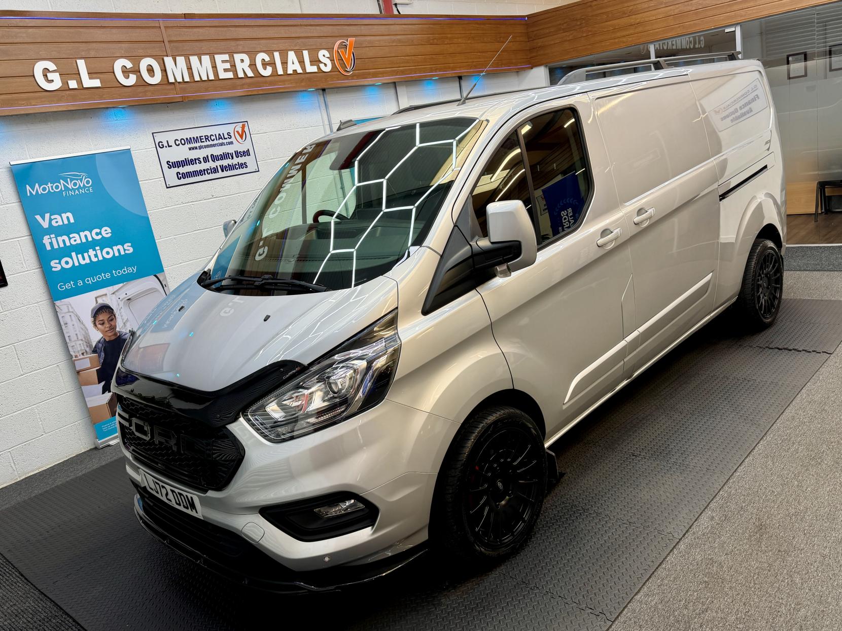 2023 Ford Transit Custom 2.0 300 EcoBlue Limited Panel Van 5dr Diesel Manual L2 H1 Euro 6 (s/s) (130 ps) - Thumbnail 2