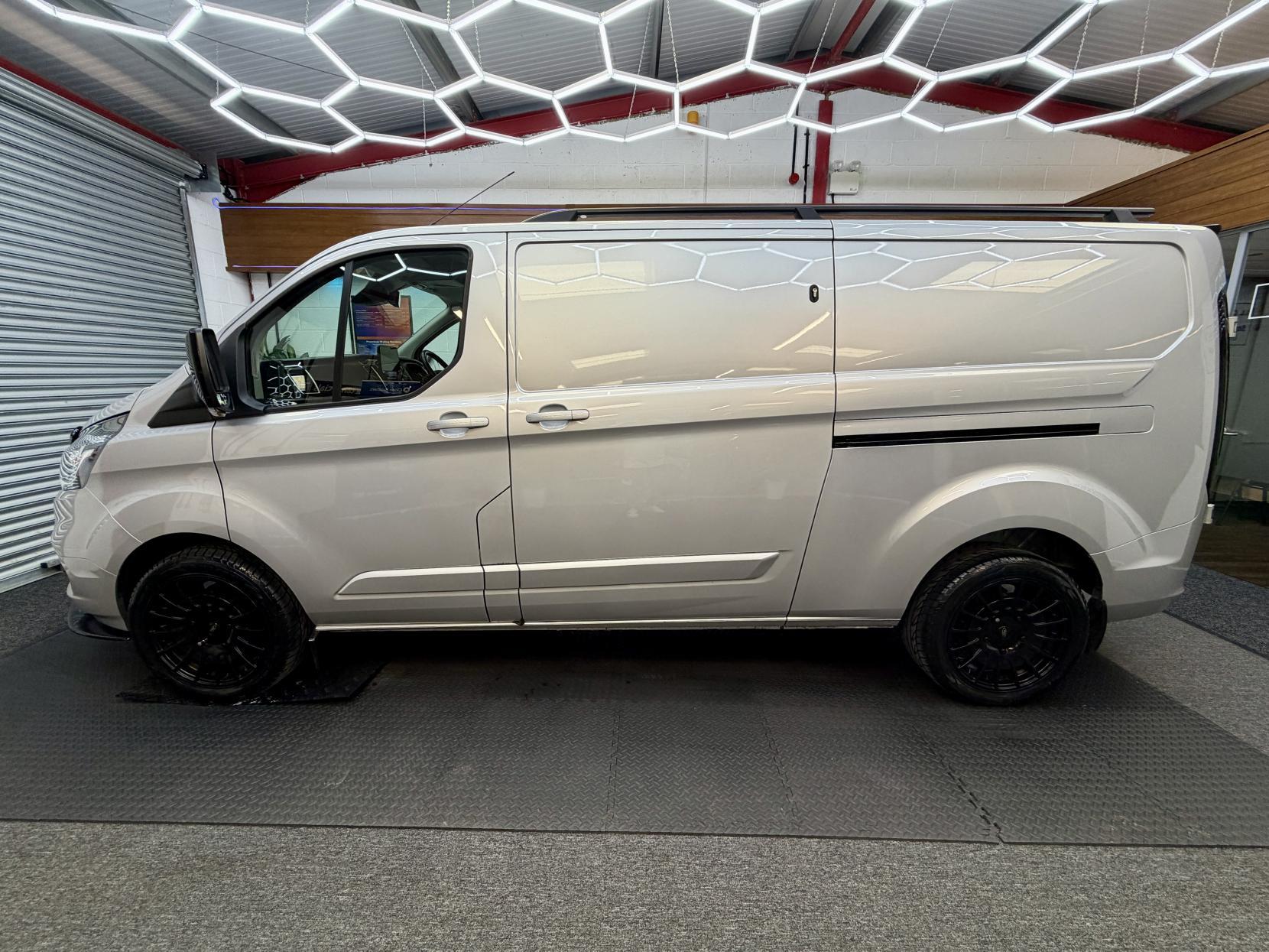2023 Ford Transit Custom 2.0 300 EcoBlue Limited Panel Van 5dr Diesel Manual L2 H1 Euro 6 (s/s) (130 ps)