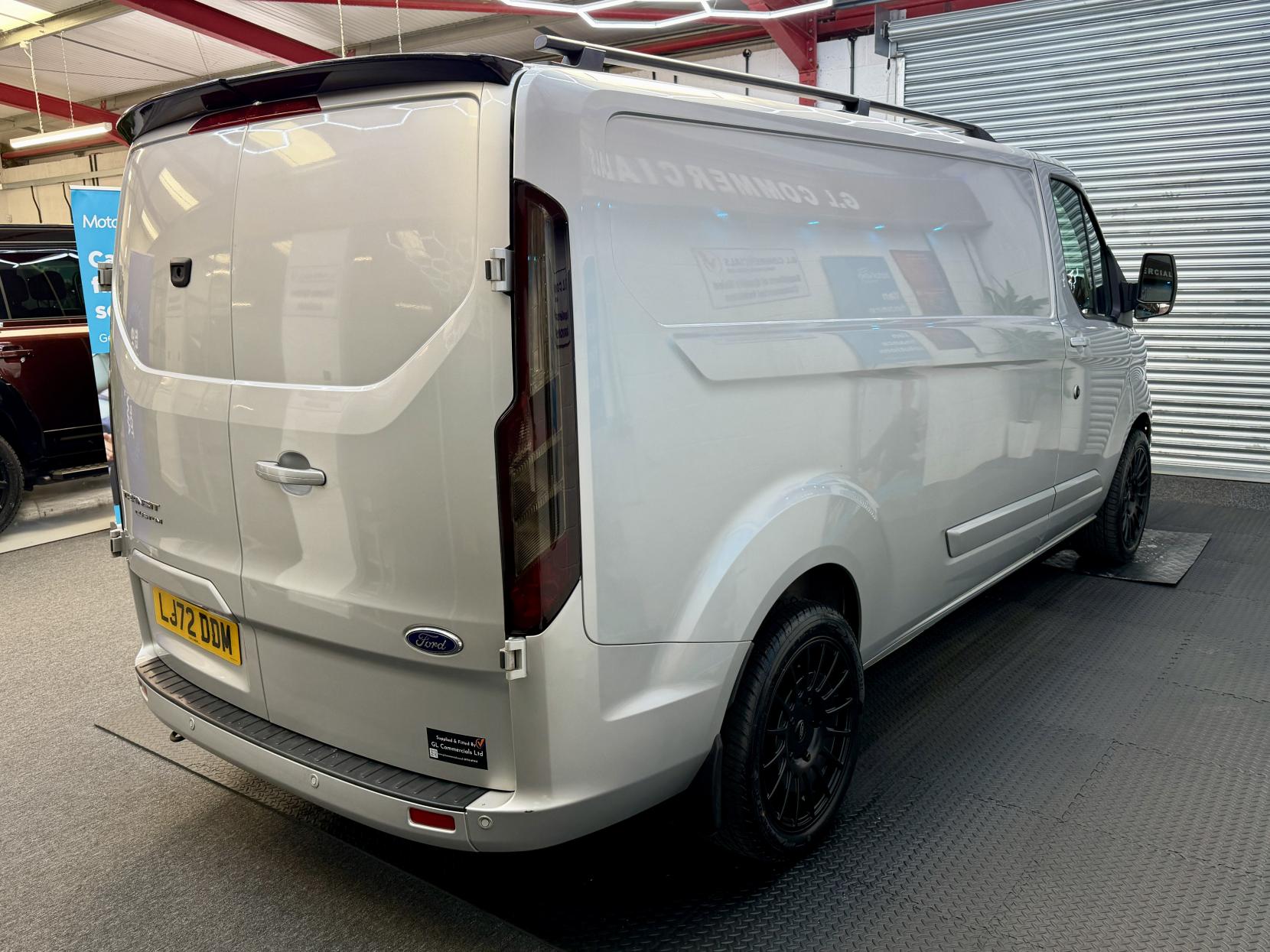 2023 Ford Transit Custom 2.0 300 EcoBlue Limited Panel Van 5dr Diesel Manual L2 H1 Euro 6 (s/s) (130 ps) - Thumbnail 7