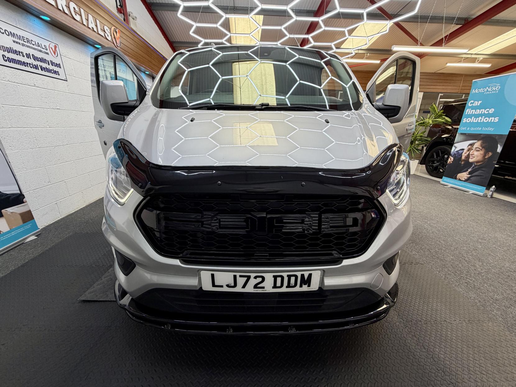 2023 Ford Transit Custom 2.0 300 EcoBlue Limited Panel Van 5dr Diesel Manual L2 H1 Euro 6 (s/s) (130 ps) - Thumbnail 3