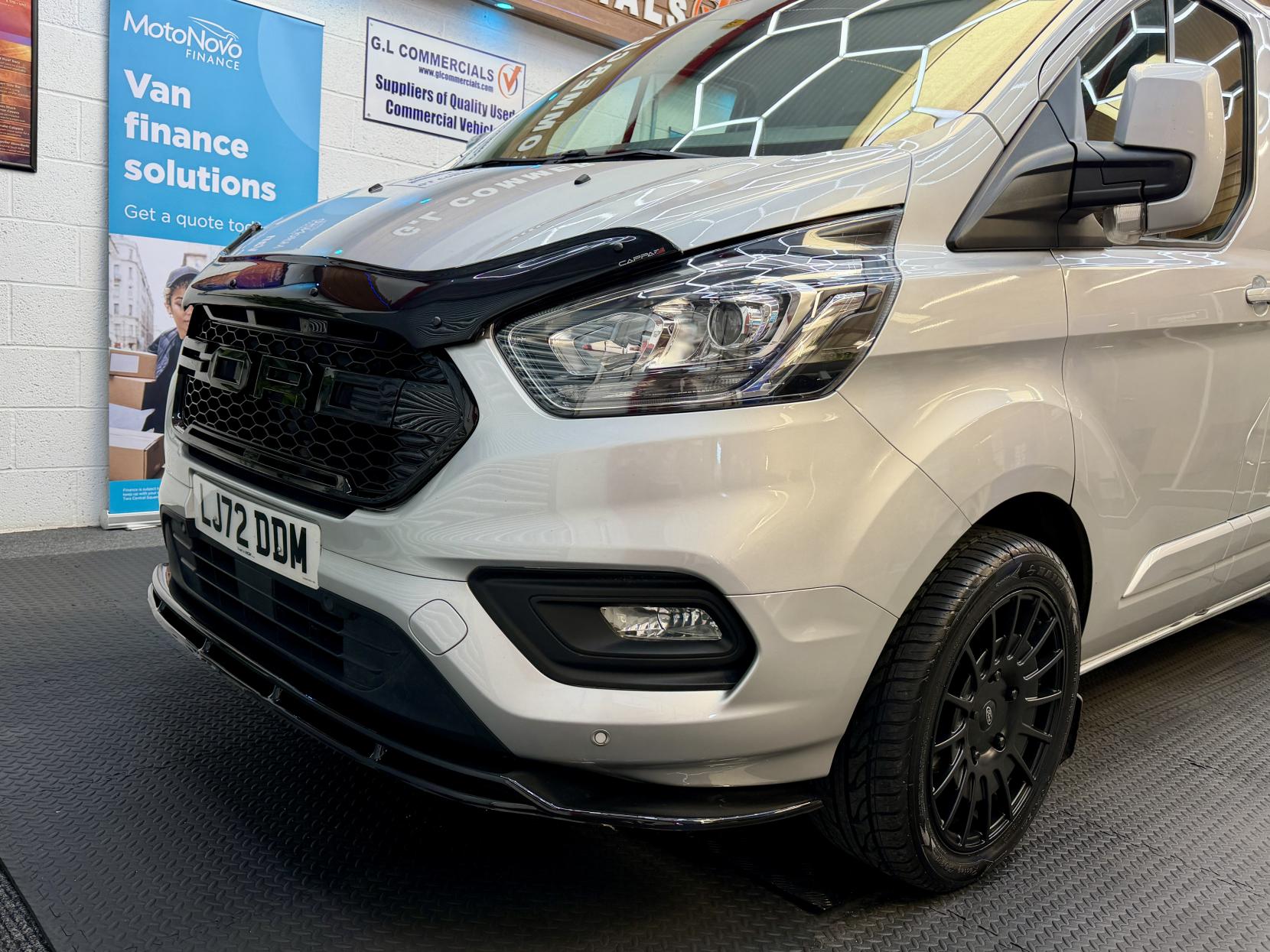 2023 Ford Transit Custom 2.0 300 EcoBlue Limited Panel Van 5dr Diesel Manual L2 H1 Euro 6 (s/s) (130 ps) - Thumbnail 4