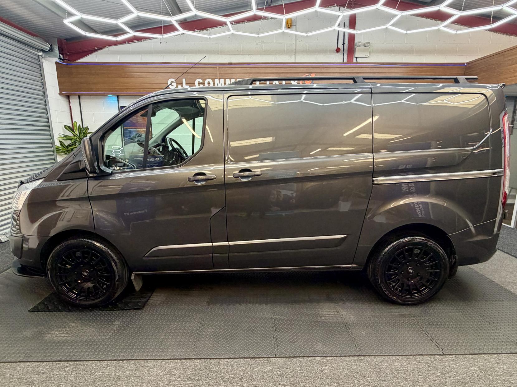 2017 Ford Transit Custom 2.0 TDCi 290 Limited L1* PREMIUM STYLING KIT * - Thumbnail 4
