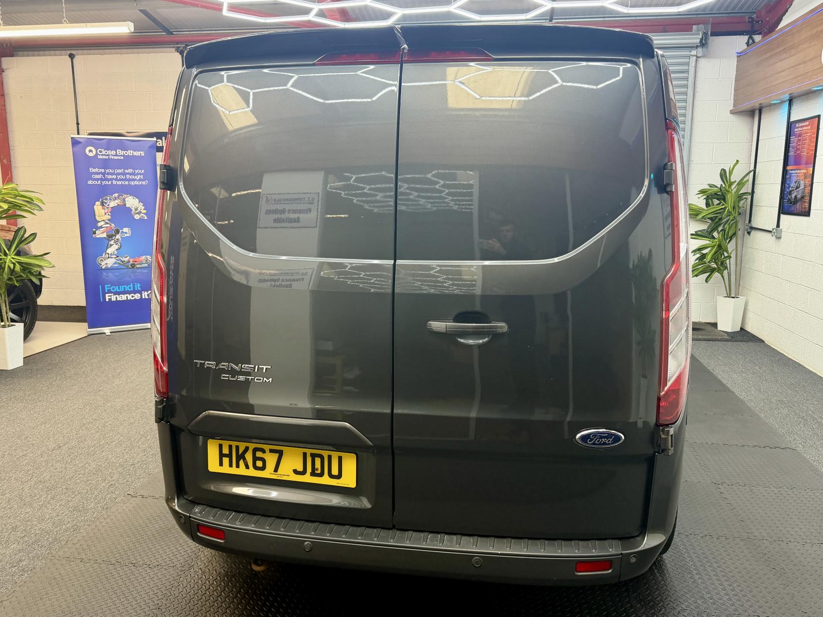 2017 Ford Transit Custom 2.0 TDCi 290 Limited L1* PREMIUM STYLING KIT * - Thumbnail 7
