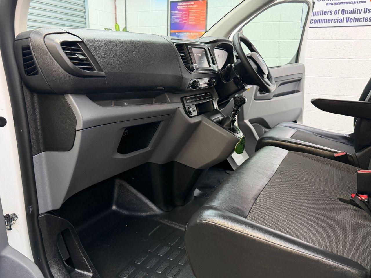 Vauxhall Vivaro 1.5 Turbo D 2900 Dynamic Panel Van 6dr Diesel Manual L2 H1 Euro 6 (s/s) (100 ps)