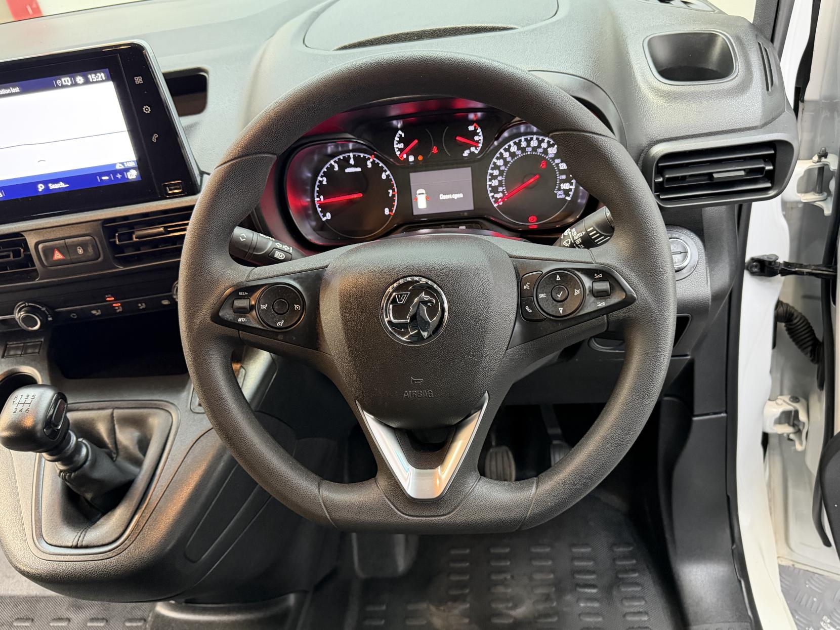 2023 Vauxhall Combo 1.5 Turbo D 2300 Pro Panel Van 5dr Diesel Manual L1 H1 Euro 6 (s/s) (100 ps) - Thumbnail 13