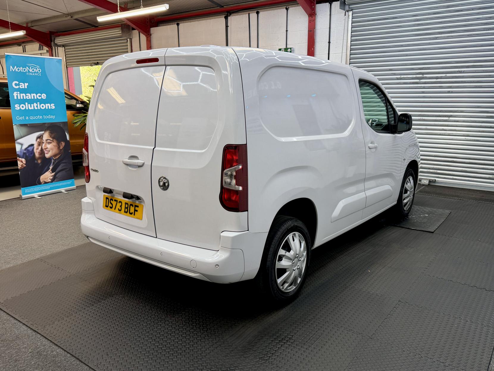 2023 Vauxhall Combo 1.5 Turbo D 2300 Pro Panel Van 5dr Diesel Manual L1 H1 Euro 6 (s/s) (100 ps) - Thumbnail 6